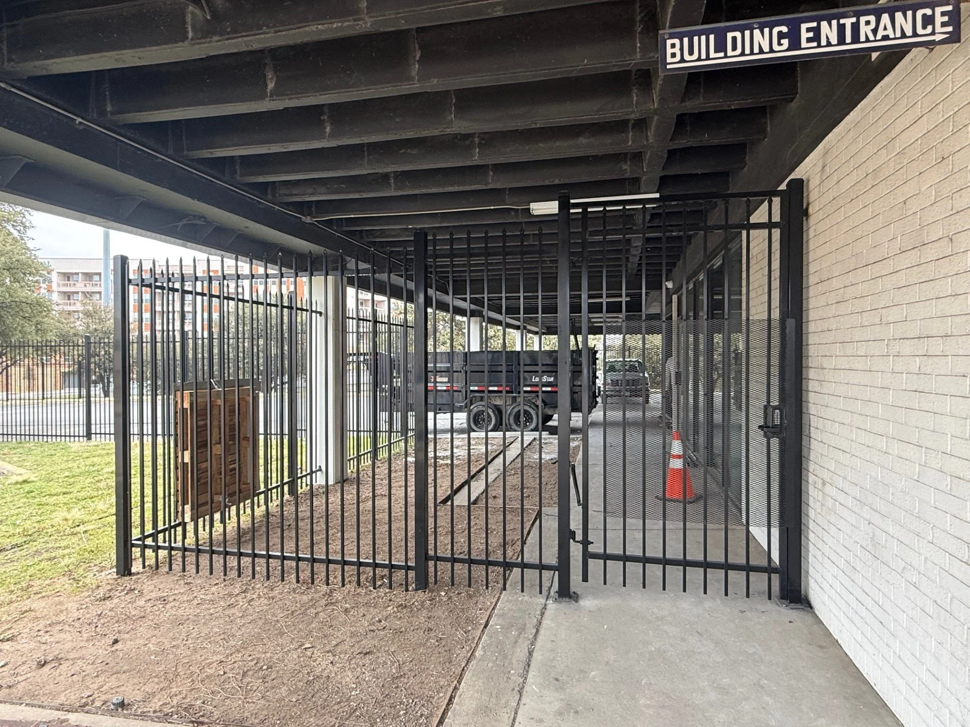 Commercial-Security-Fencing-Securty-Gate.jpg