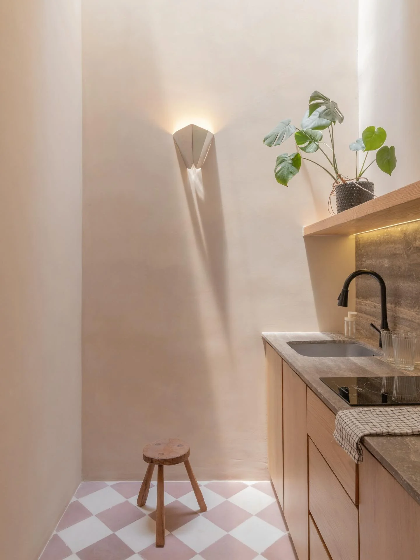 Casa Serapio en AD ✨ https://www.admagazine.com/articulos/casa-serapio-una-renovacion-de-una-casona-del-porfiriato-en-la-san-rafael-cdmx