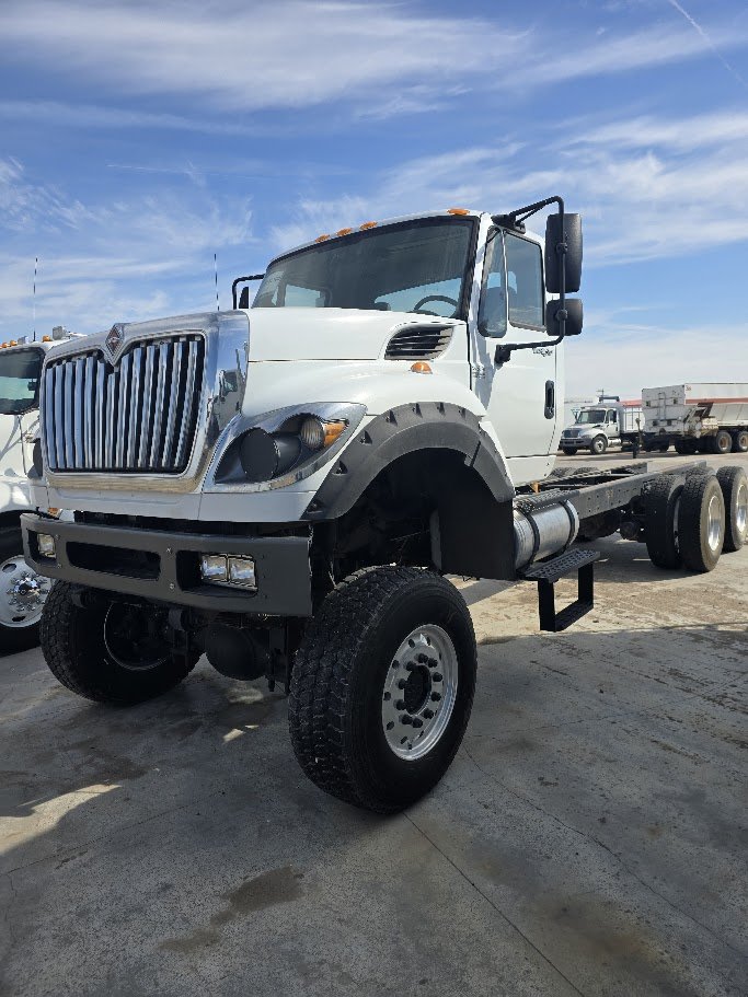 #2100 2013 International 7600 Chassis
