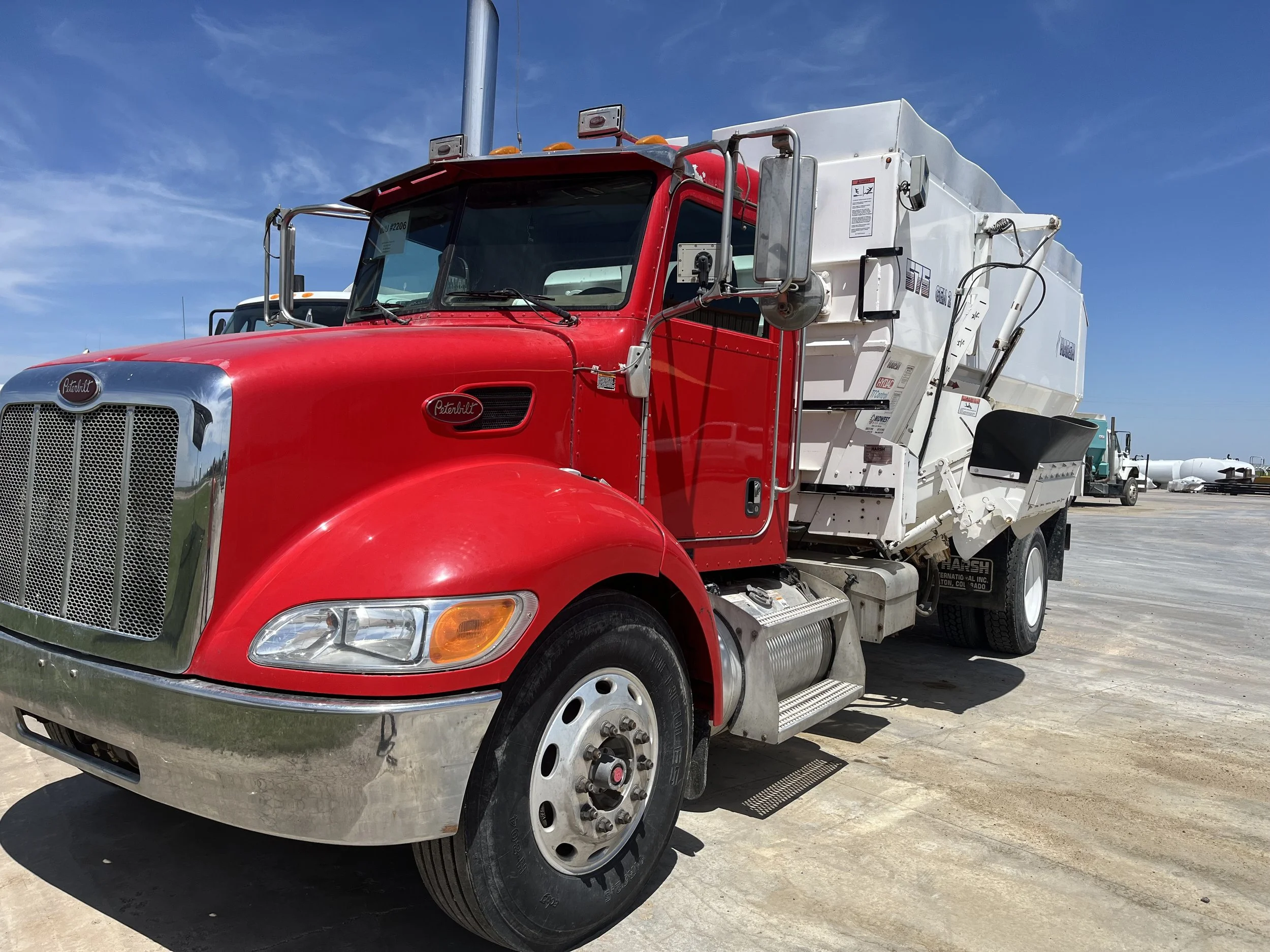 #2206 2008 Peterbilt 335 w/Harsh 575