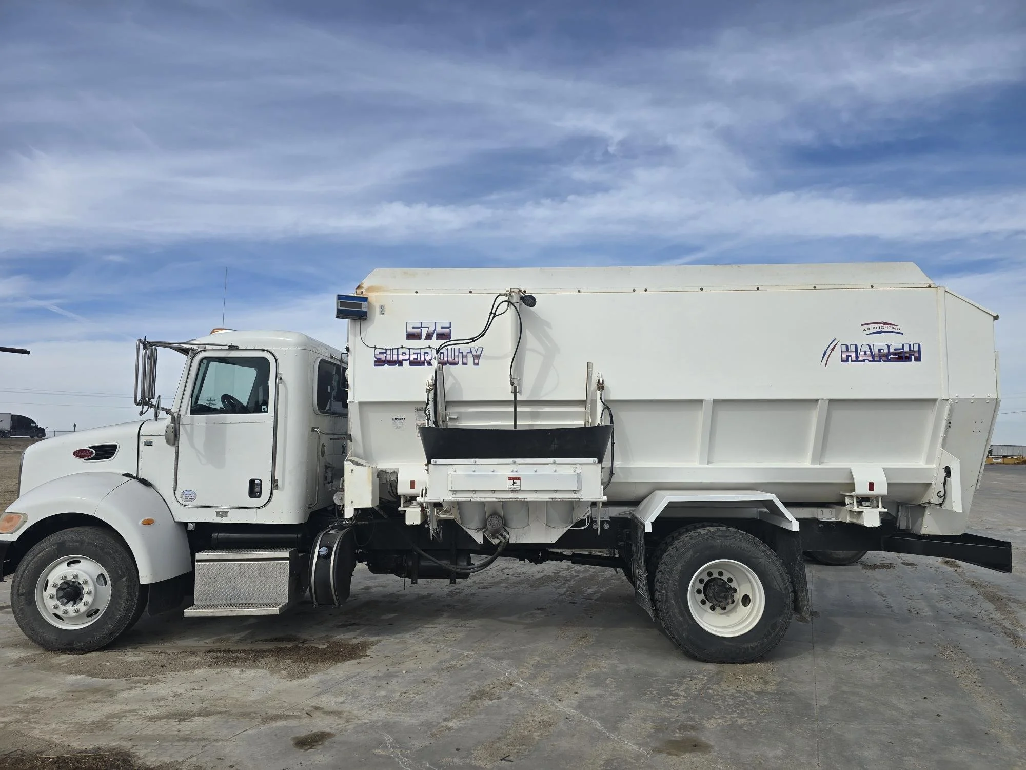 #2240 2014 Peterbilt 337 w/ 575SD Harsh