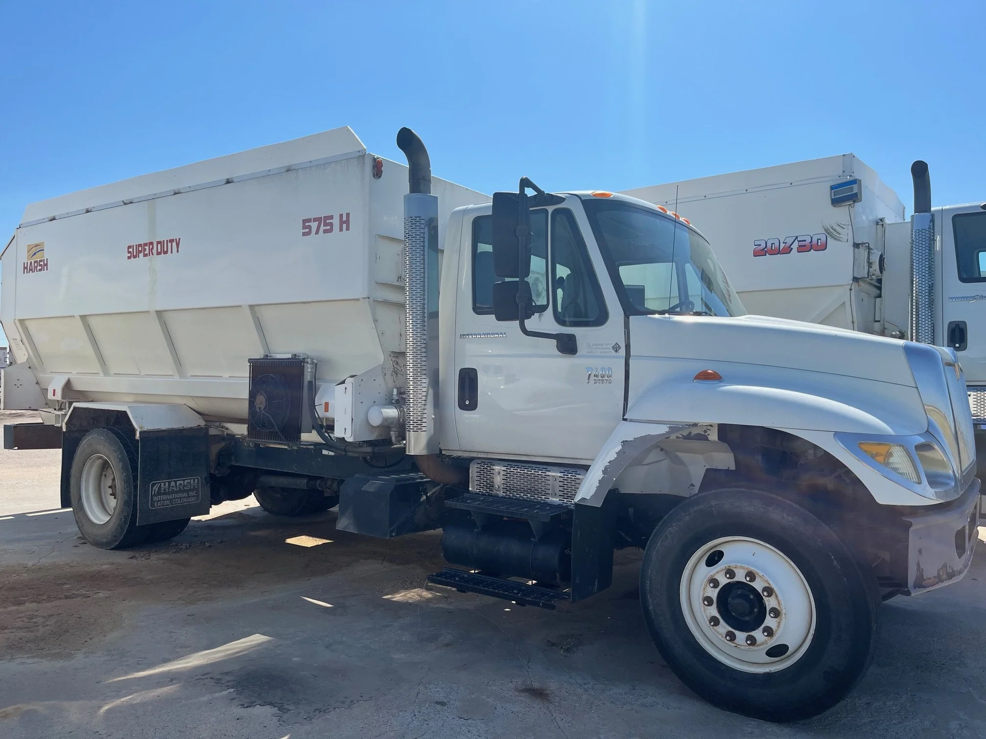 #2141 2007 IHC 7400 w/ 575 Harsh SD