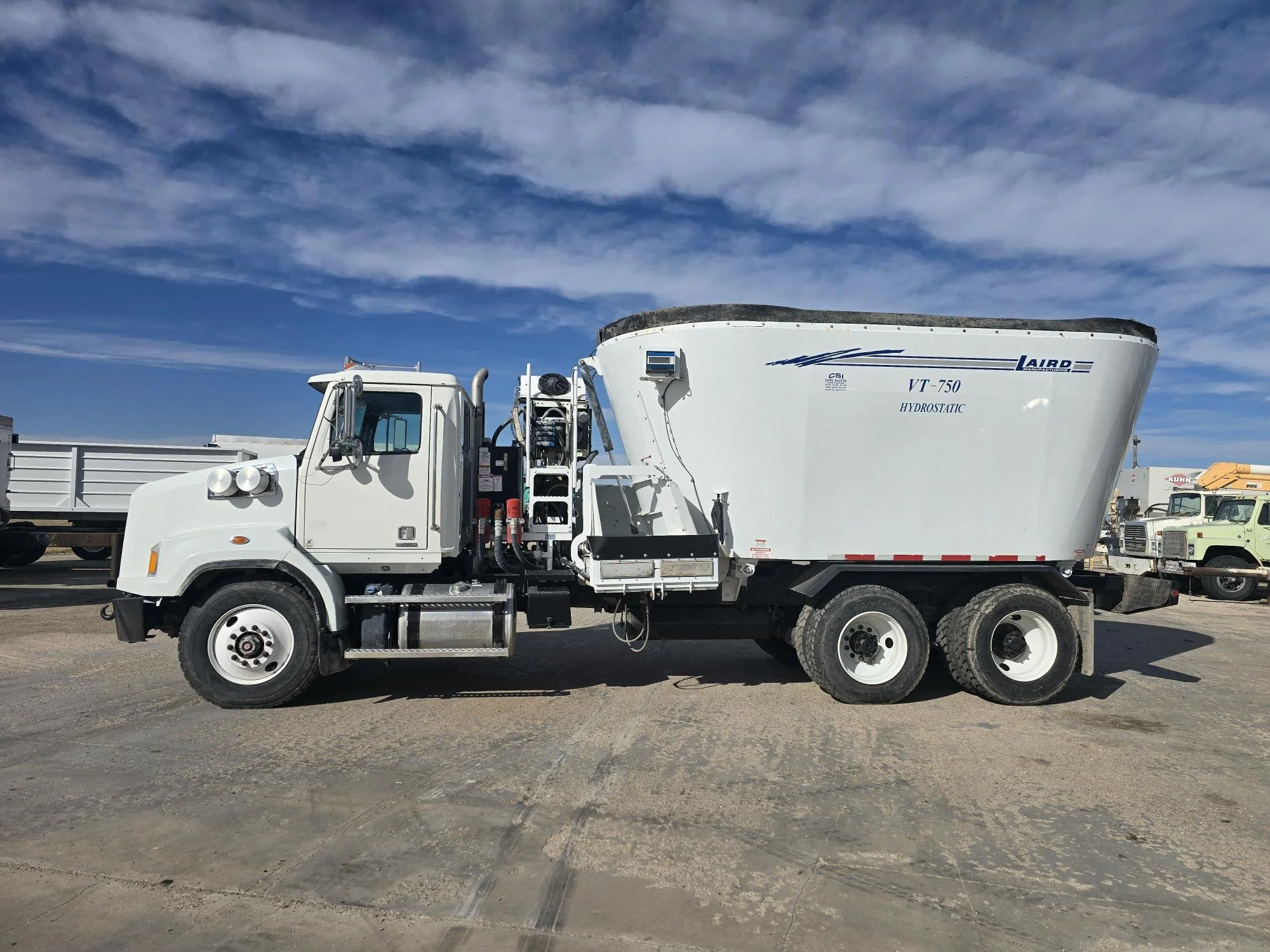 #2269 2017 Western Star 4700 SB w/ Laird VT-750