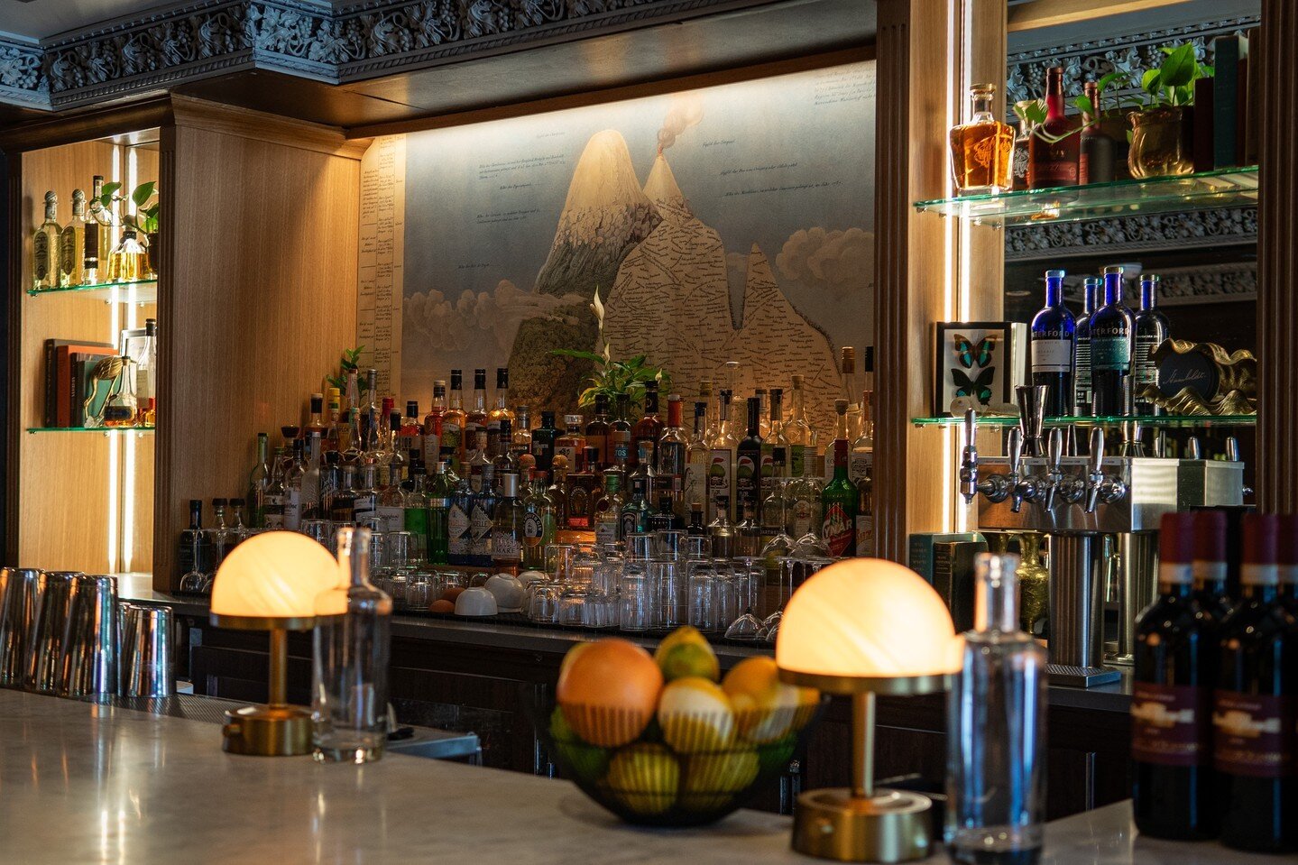 A backbar to make all your cocktail dreams come true! Don't see something you like on our menu? We're happy to make you your favourite classic cocktail or a bespoke creation with our extensive collection of premium spirits. 🍸

Open all weekend~
Wed/