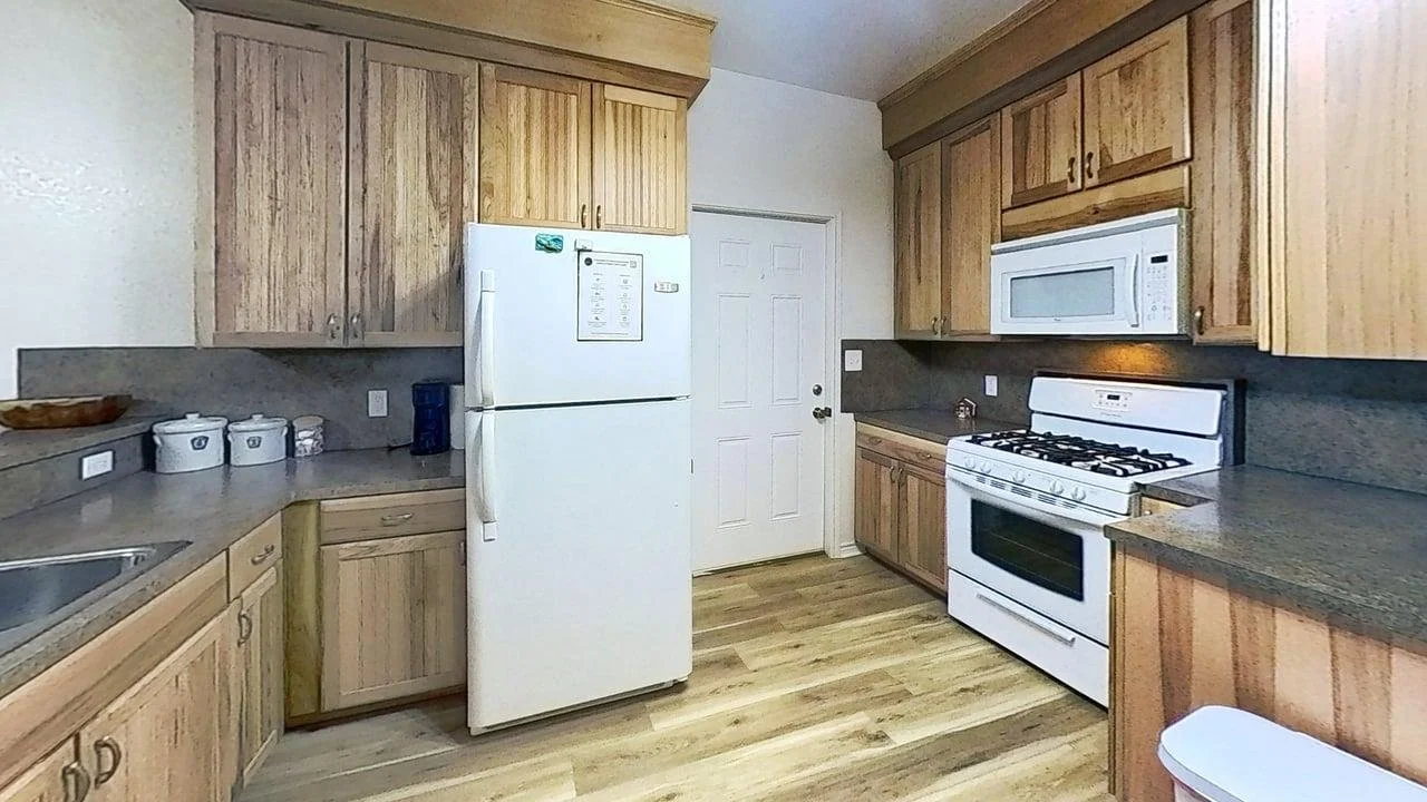 433-W-San-Antonio-St-Bluebonnet-Kitchen.jpg