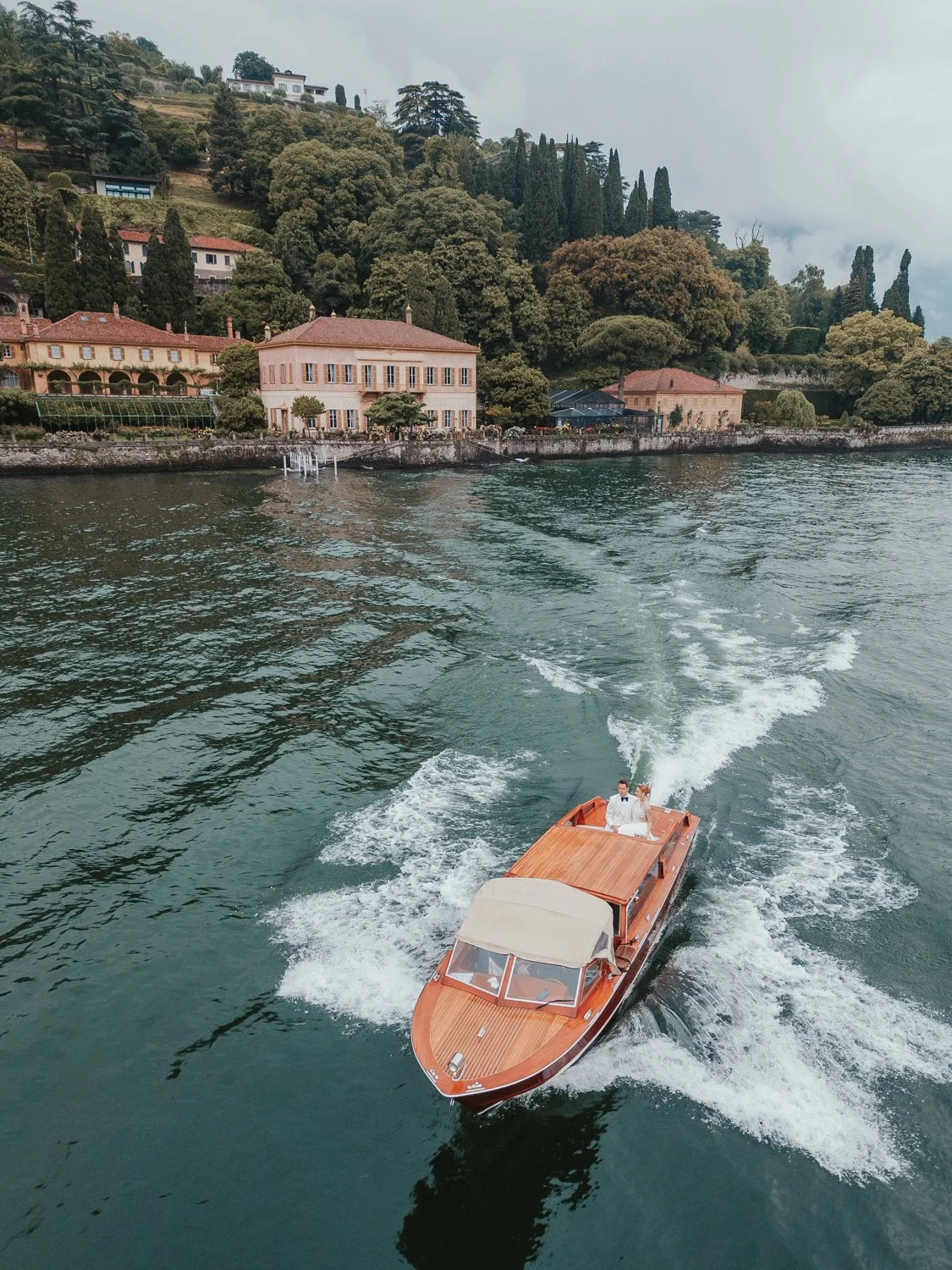 Lake-como-boat-wedding-1.jpg