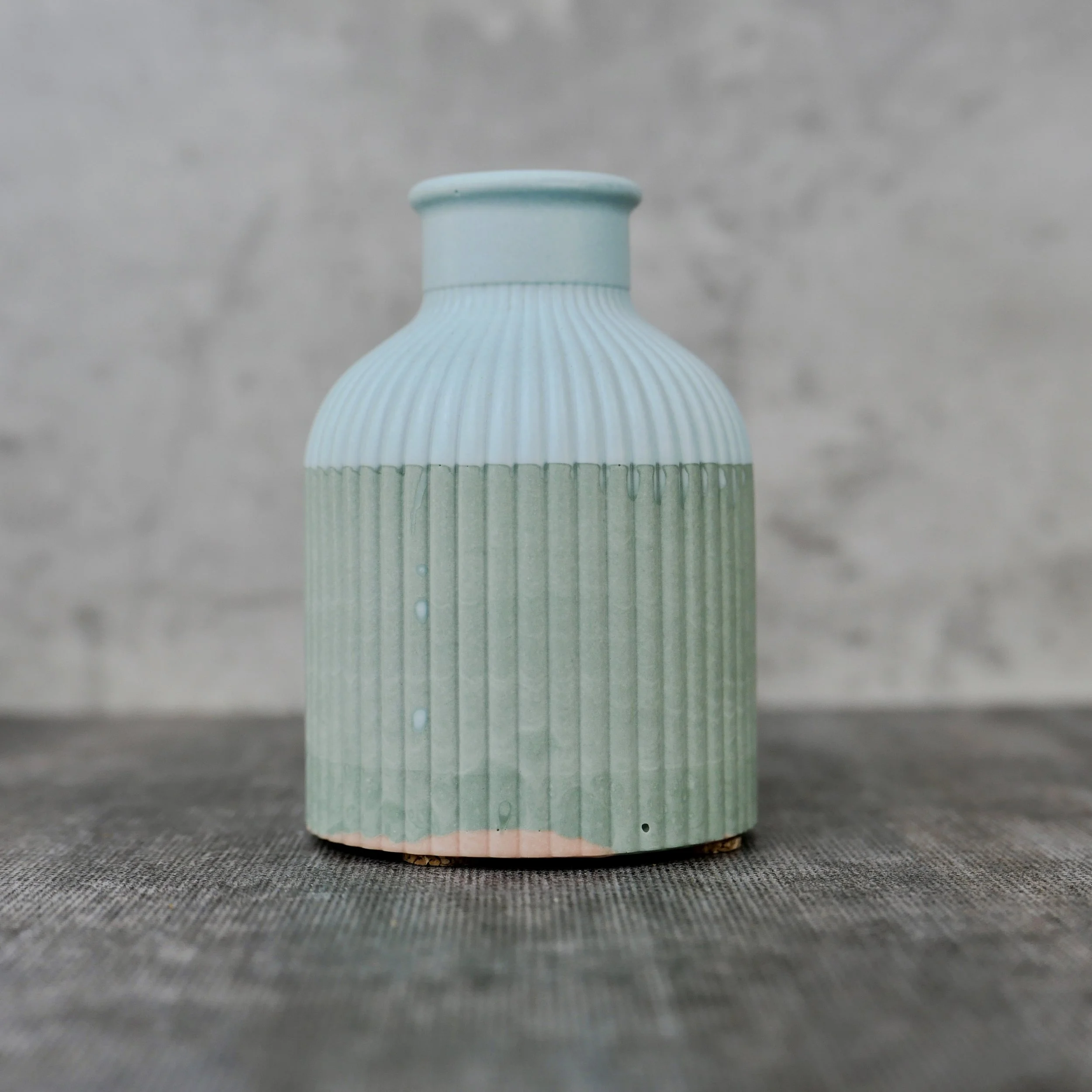 Daisy Bud Vase #105