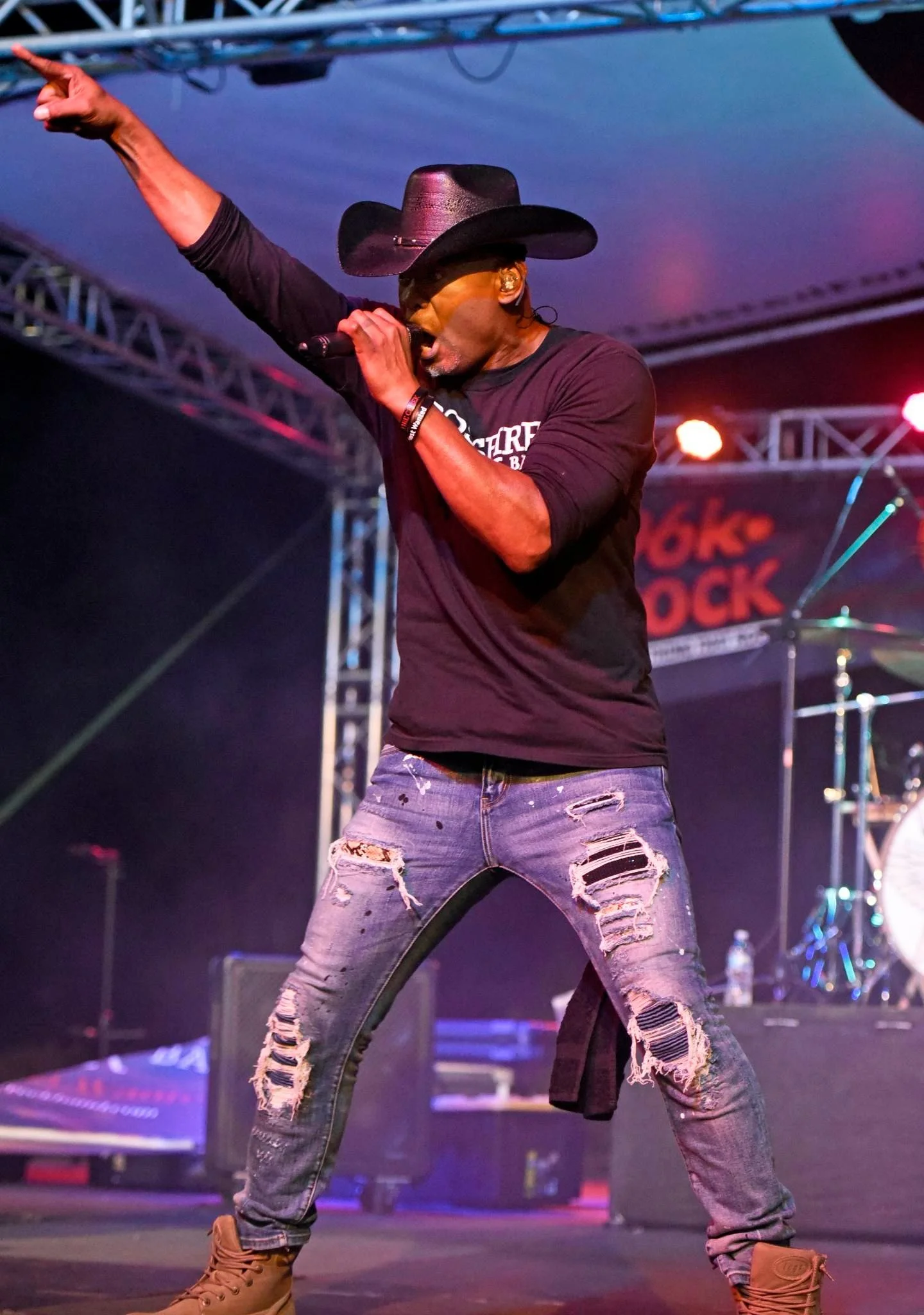 Beamon Battie | Lead Singer