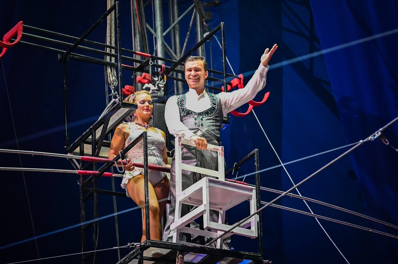 THE BIG MAGIC OF CIRCUS FLORA