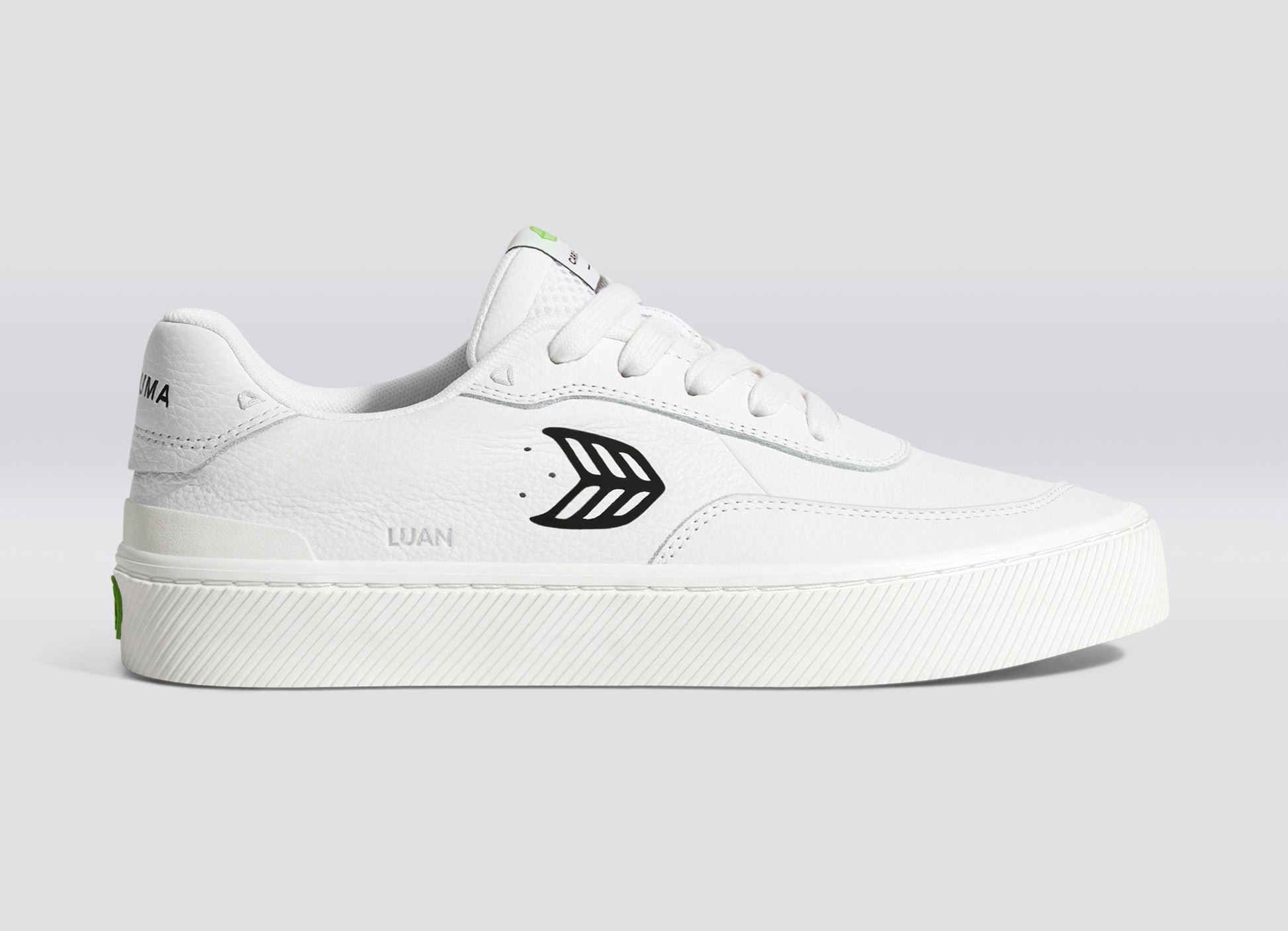 luan-pro-white-premium-leather-black-sneaker.slideshow1_d309e1d8-fcc5-498e-9670-eb347f2b020d.jpg