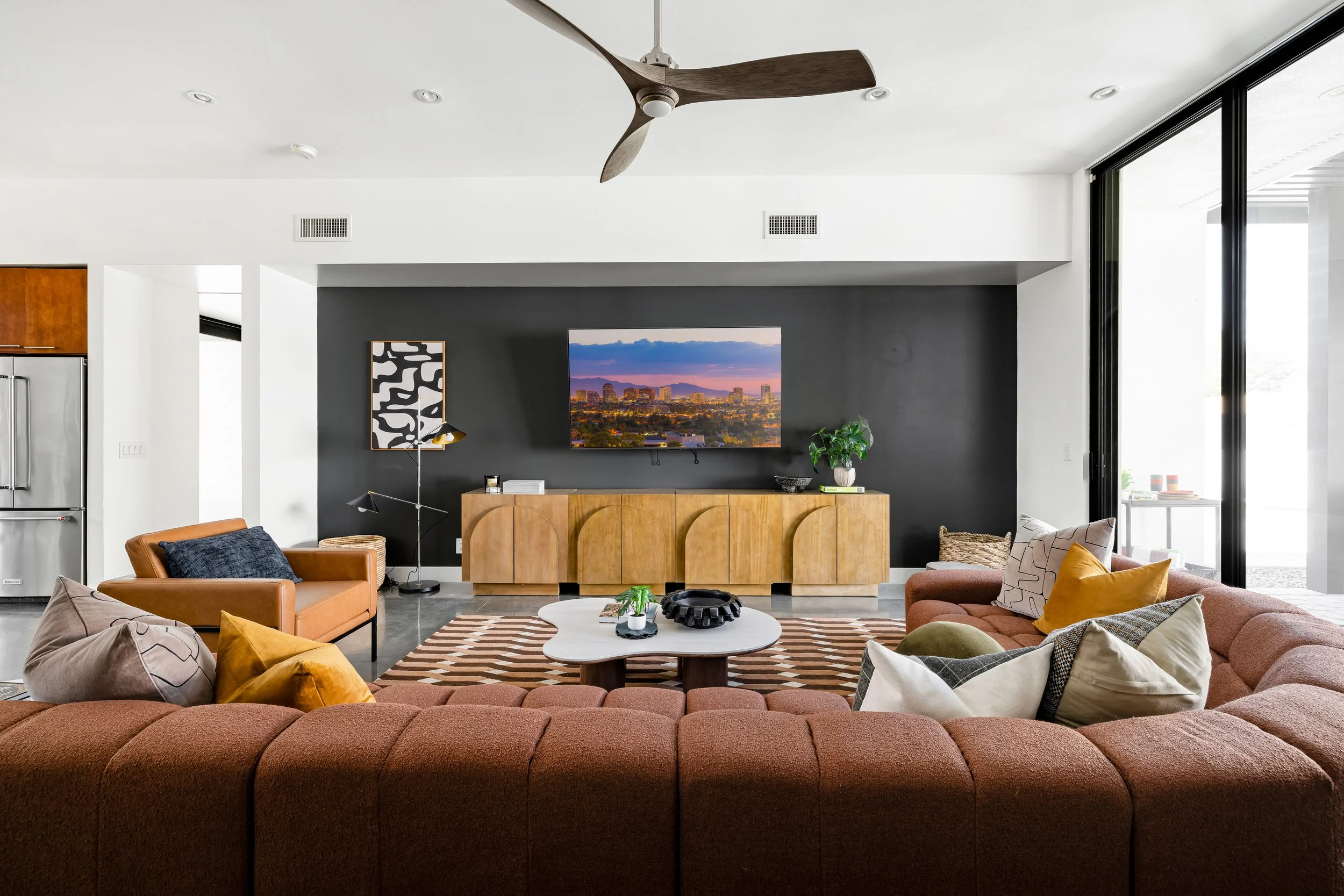 514 W Mariposa_40TV.jpg