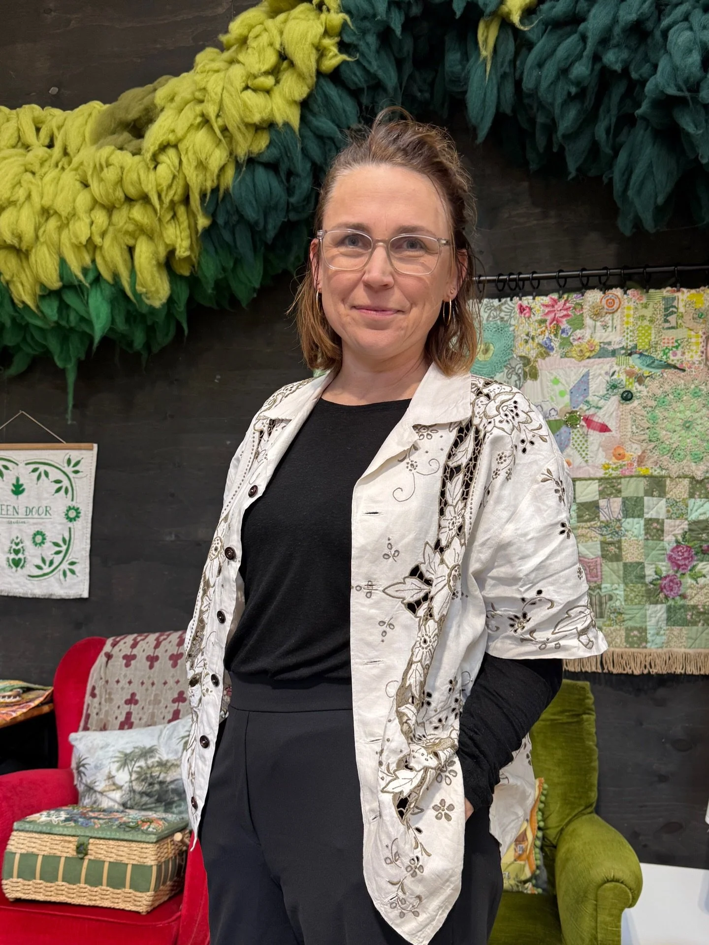 Cup is so full following a wonderful week of &lsquo;creative incubation&rsquo; with @fleurwoodsart and friends at @green.door.studios.workshops 

I&rsquo;m wearing a wonderful @marywalkertextiles shirt (and thanks Mary for the photo too) ✌️