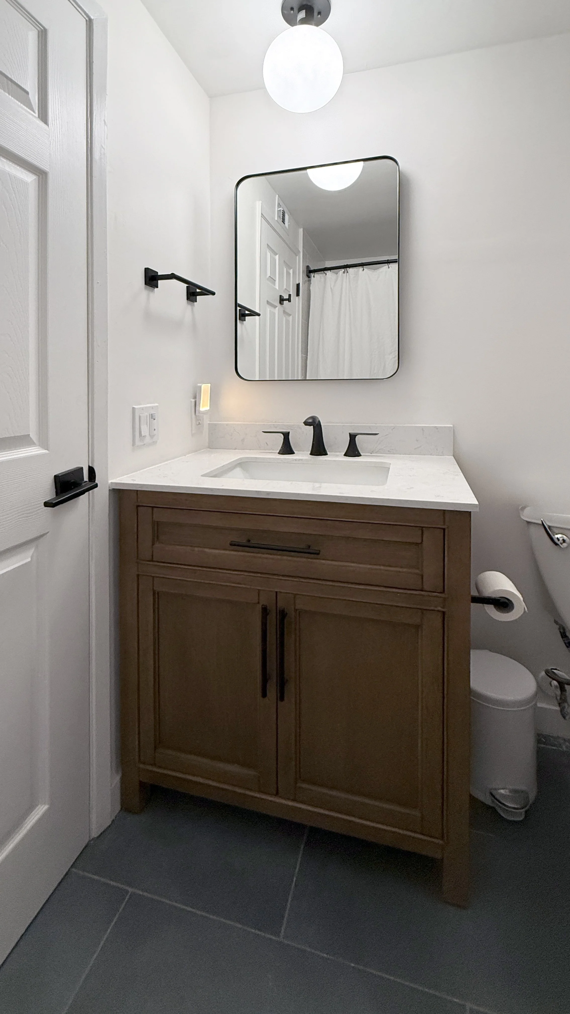 4254 Via Marcina, Carpinteria, CA 93013_Bathroom02.JPG