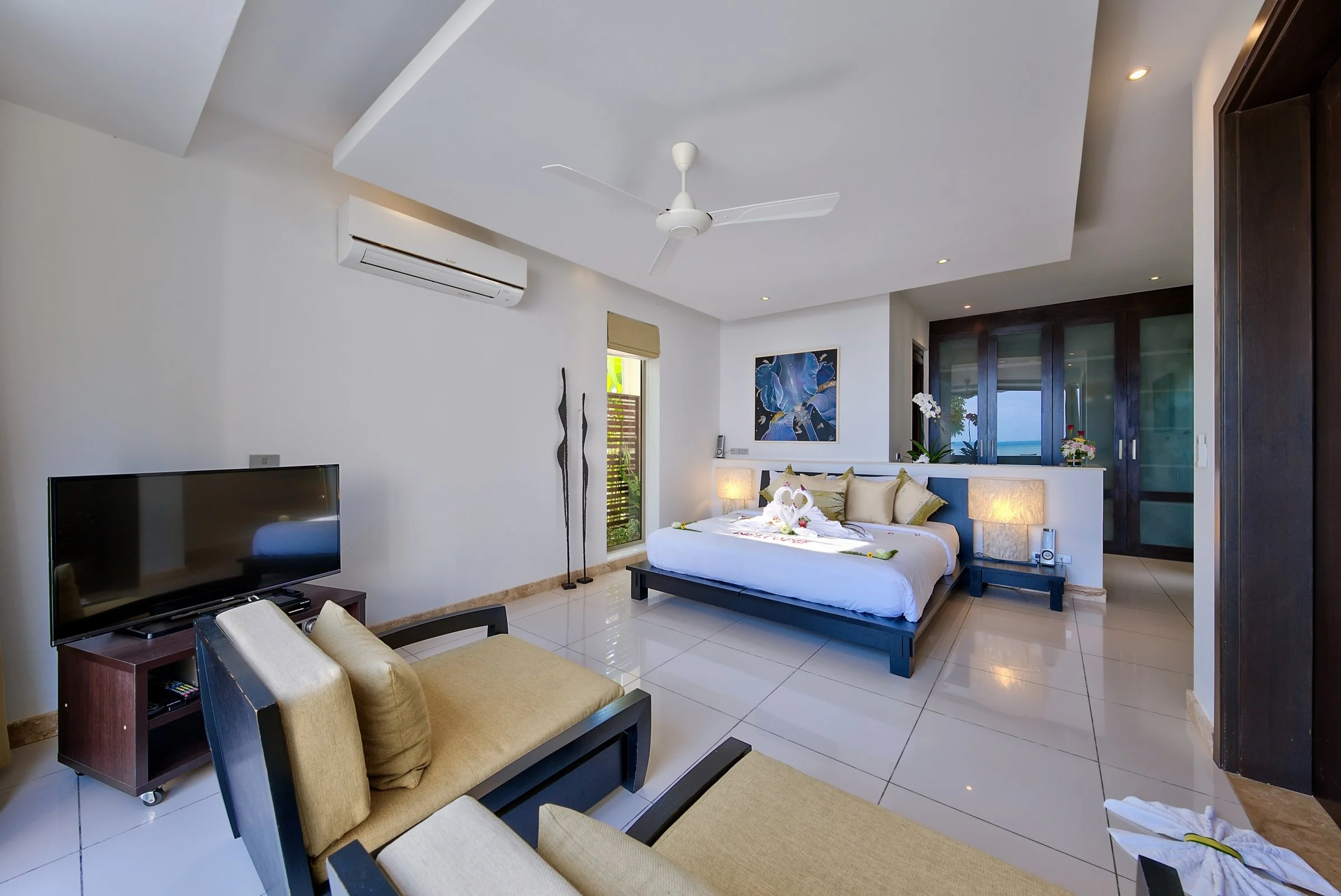 LaLagune_Samui_10_Bedroom.jpg