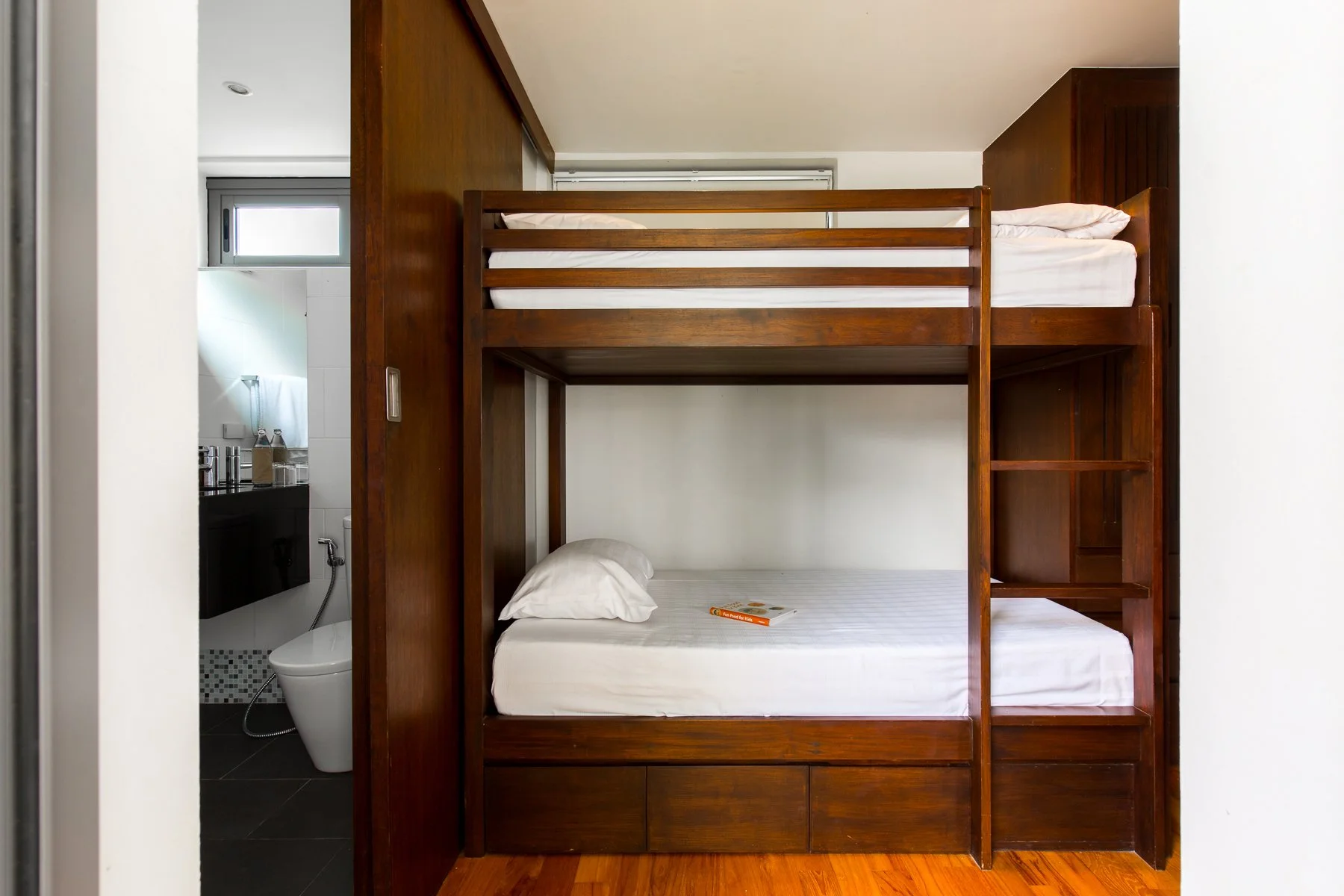 20_BaanAsan_Kids Bedroom.jpg