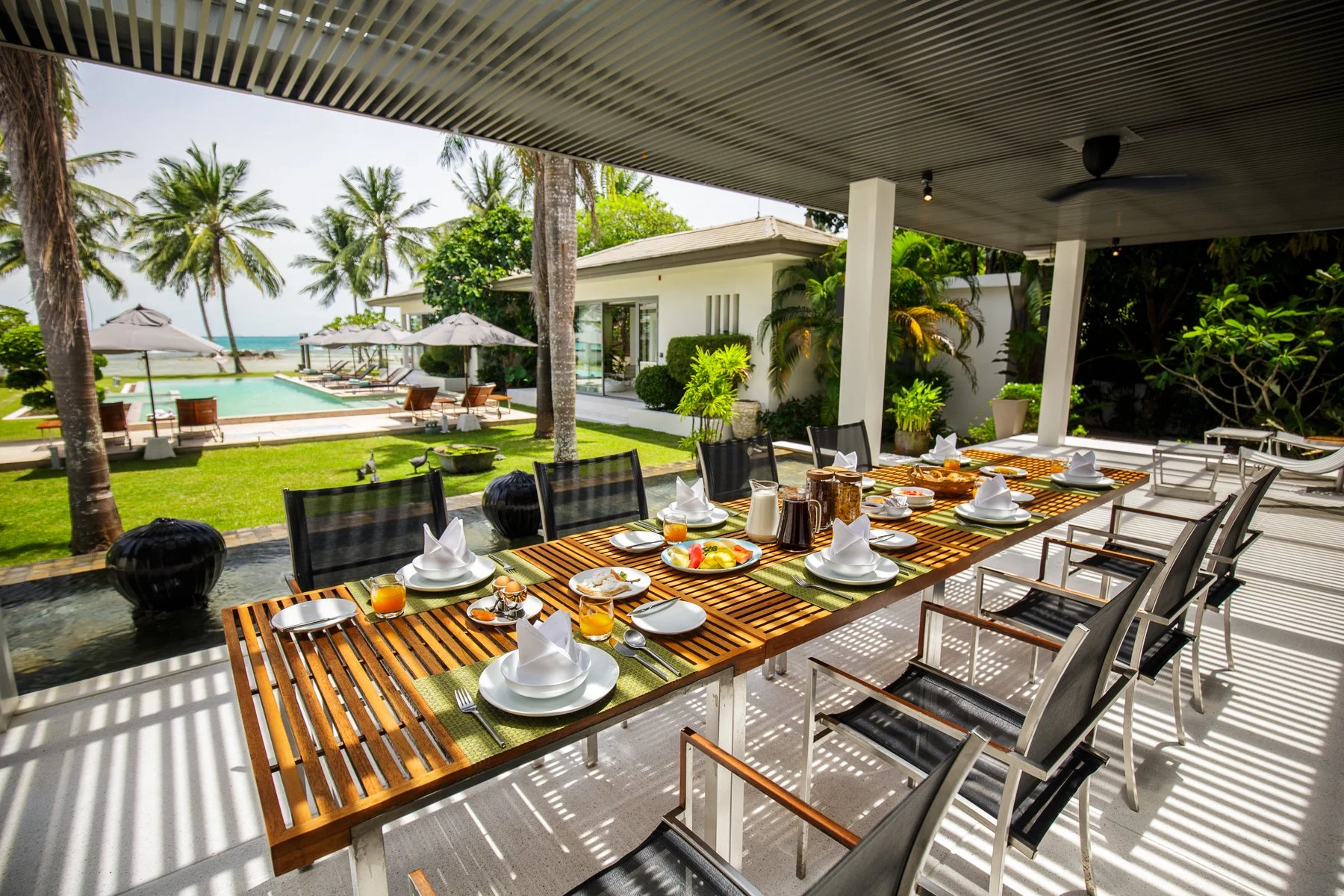 09_BaanAsan_Outdoor Dining.jpg