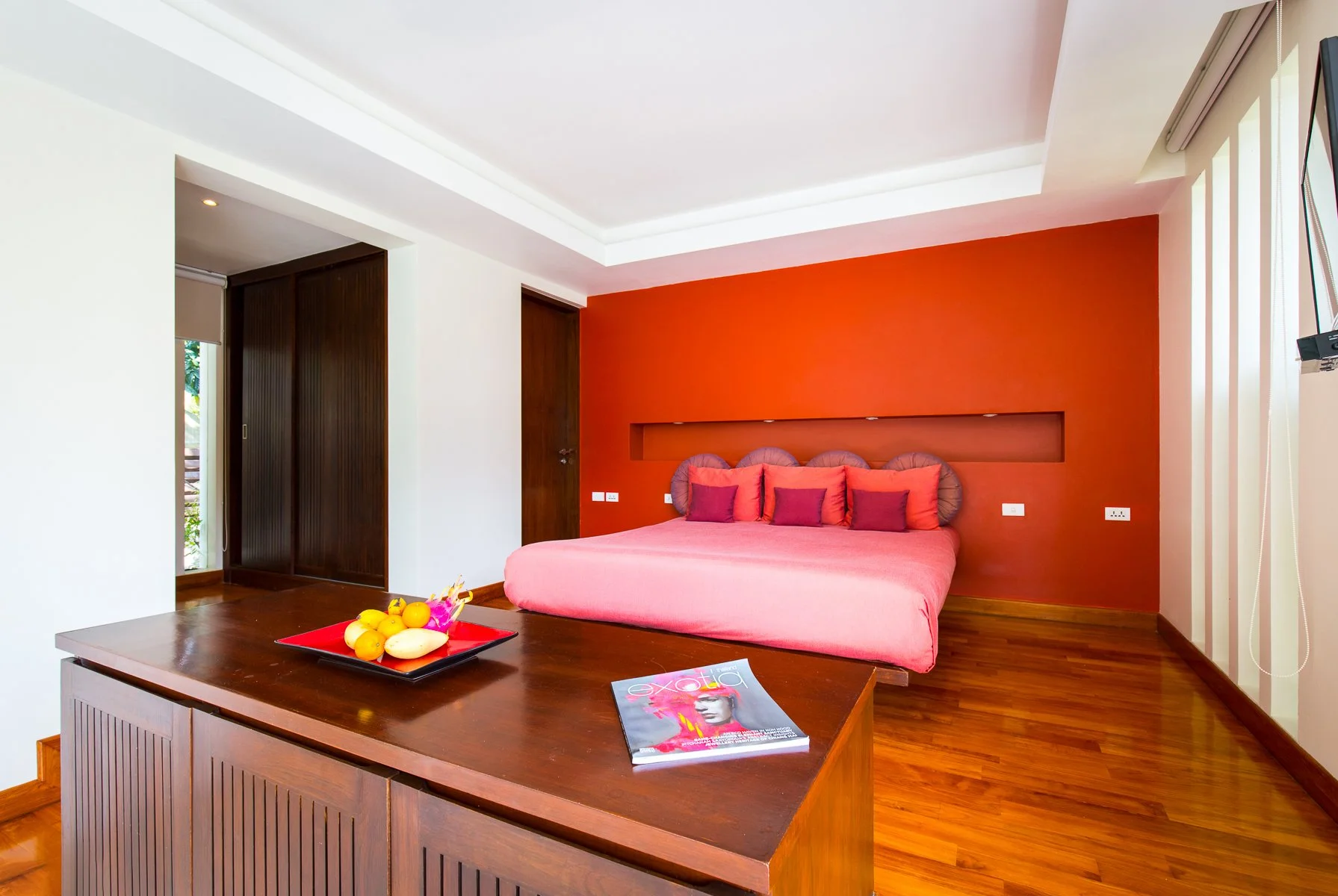 19_BaanAsan_Red Bedroom.jpg