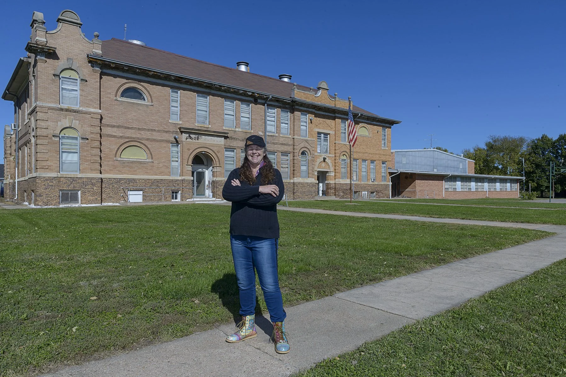 Cindy-in-front-of-school-171015-4x6.JPEG