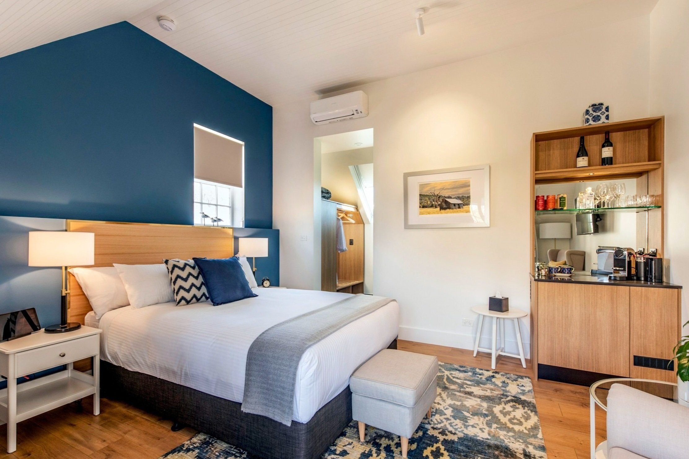 Spacious room in boutique accommodation Richmond