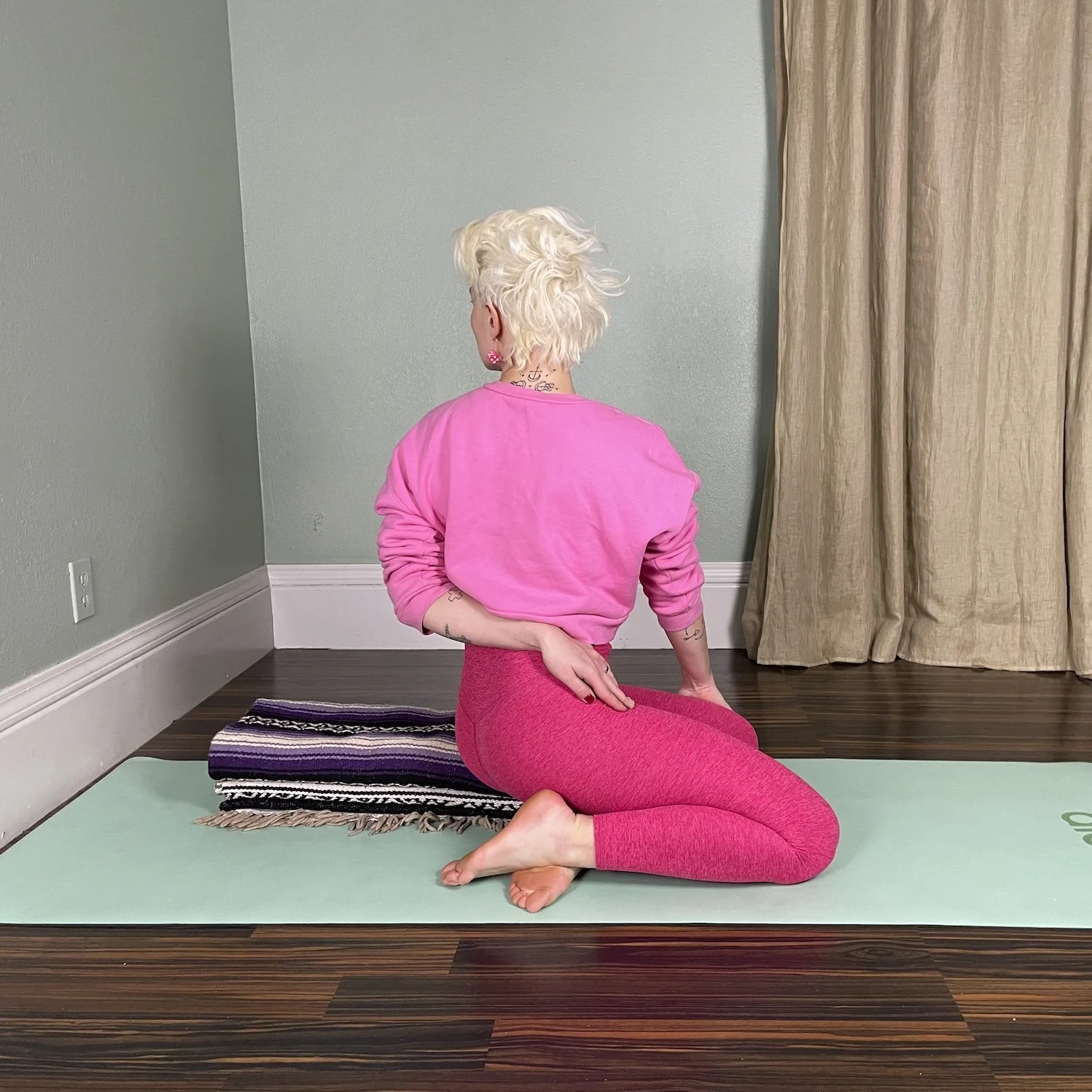 bharadvajasana1.jpg
