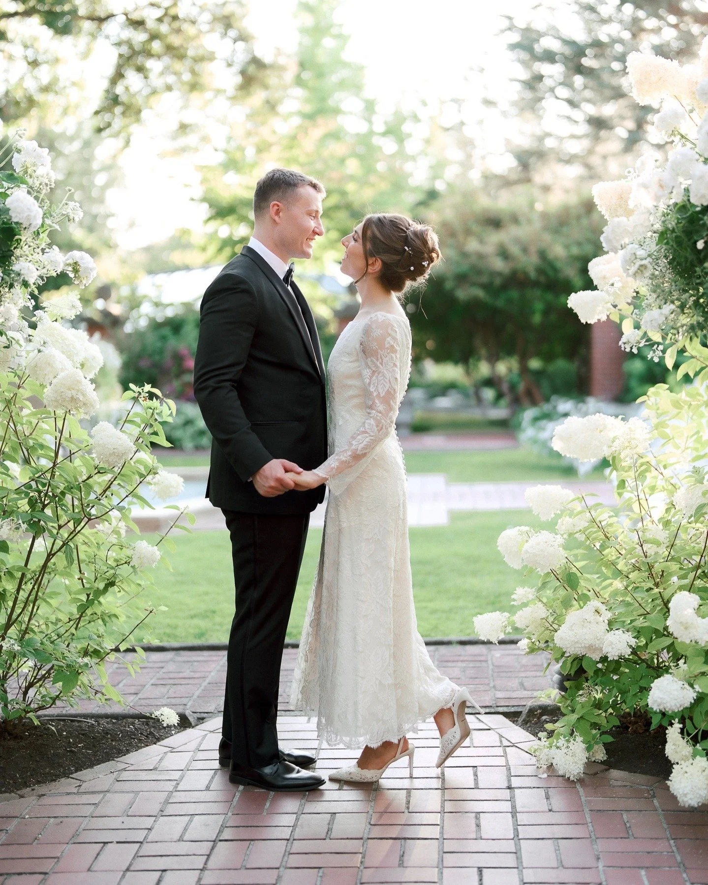 A dreamy celebration at Laurent Manor in Bellingham. So much love and joy filled this beautiful day. 💍💛 @lairmontmanor