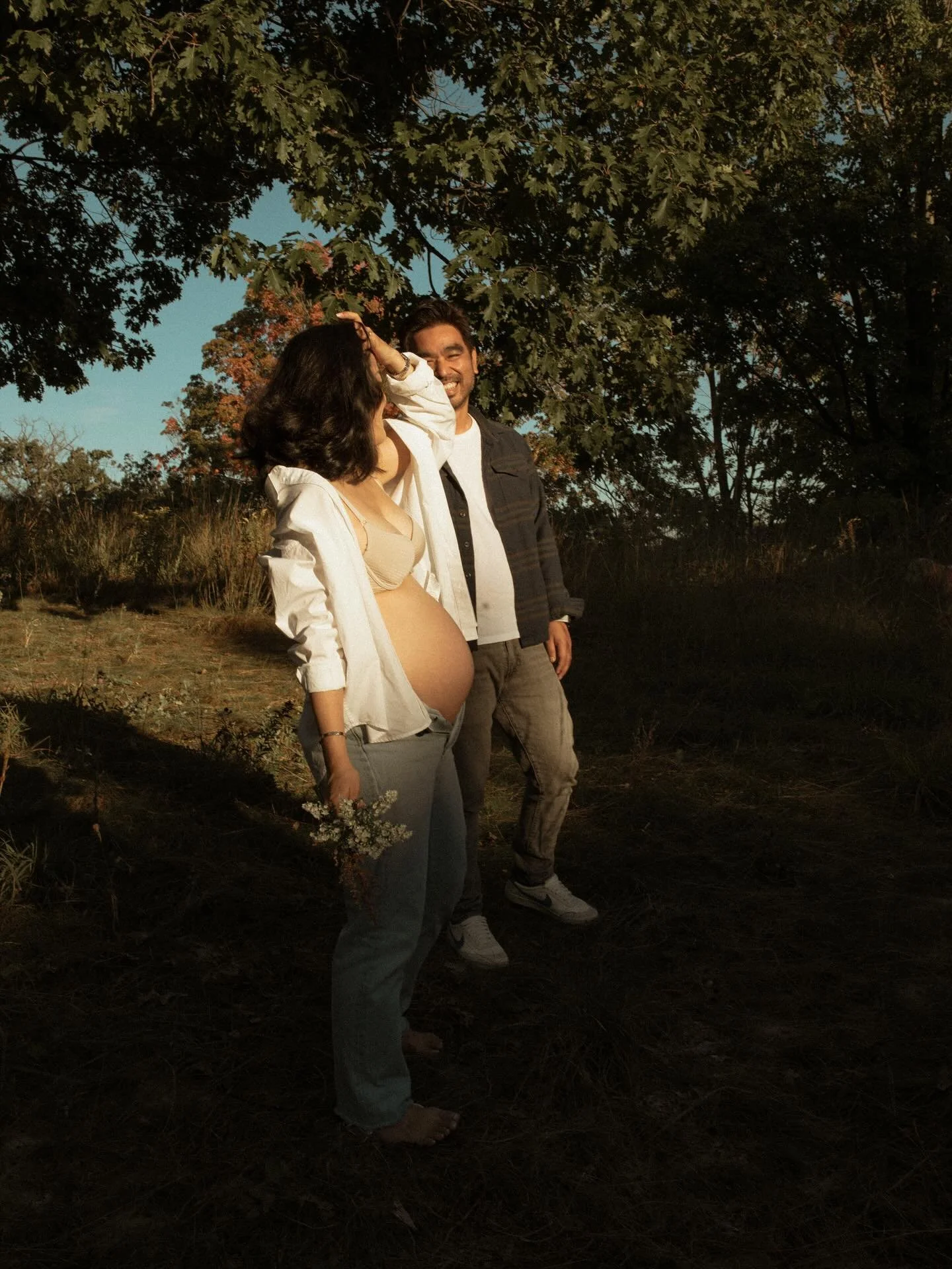 I never get tired of the full spectrum of light and color we get to play with this time of year. I absolutely loved capturing this maternity session and how beautifully everything came together