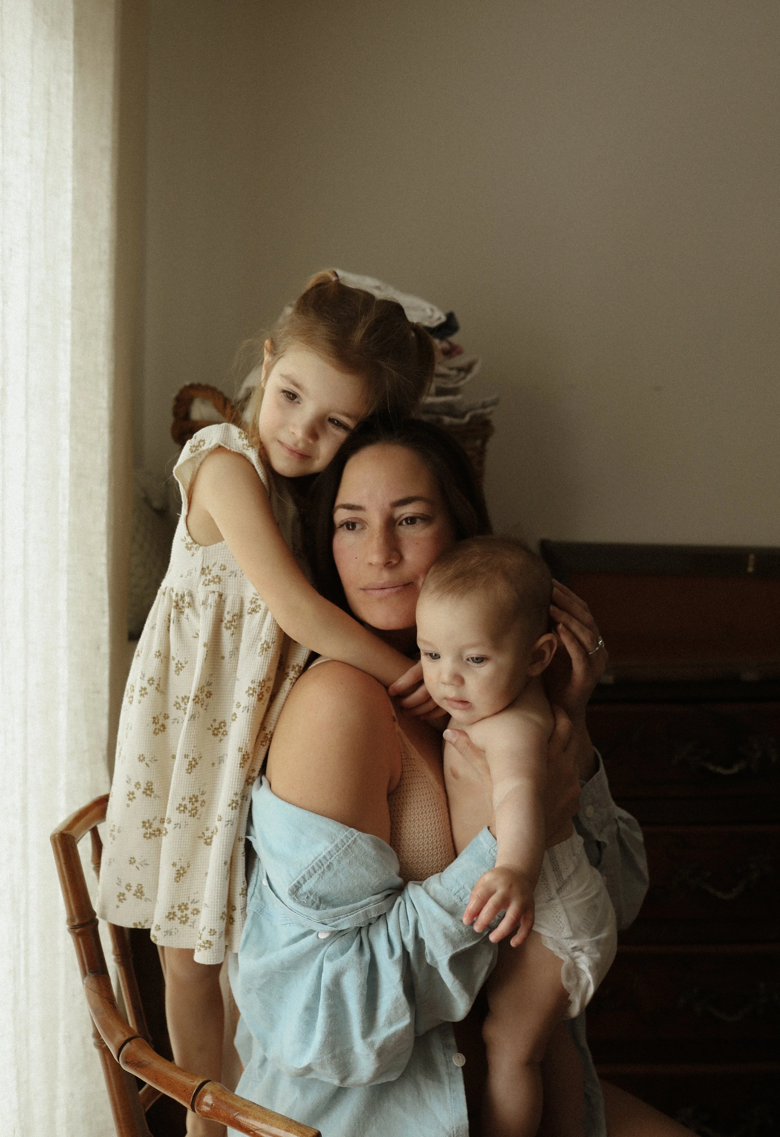 mom and her children
