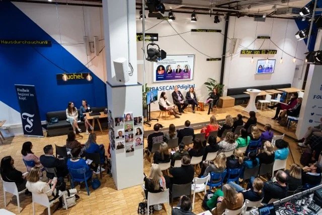 Mittel (Panel Oben).jpeg