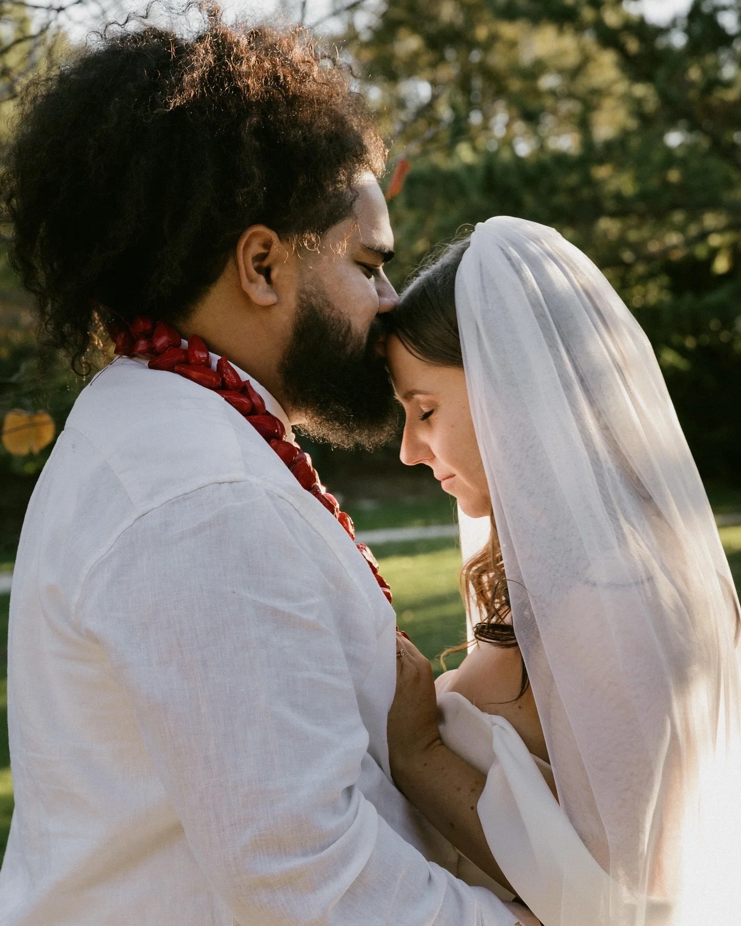 Hi friends! Look at me finally getting around to sharing some of the work I&rsquo;ve been doing that doesn&rsquo;t involve an orange ball😆

Two of my great friends got married! Here&rsquo;s some favourite portraits from Jo &amp; Stella&rsquo;s beaut