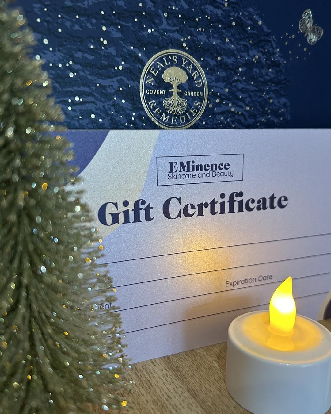 𝐆𝐢𝐟𝐭 𝐯𝐨𝐮𝐜𝐡𝐞𝐫𝐬 𝐚𝐯𝐚𝐢𝐥𝐚𝐛𝐥𝐞 🎁

Gift vouchers are available at EMinence for a monetary denomination of your choice or treatment. 💙

Treat someone special this Christmas! We have four NEW spa treatments on offer which will make a gor