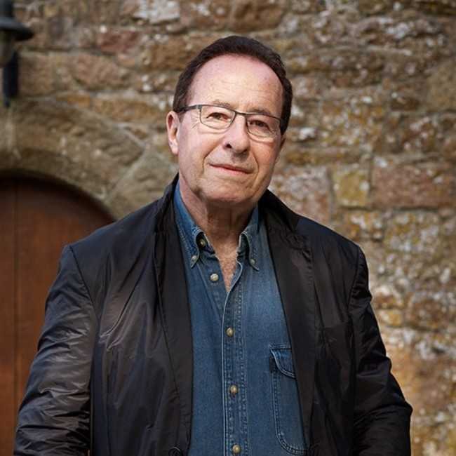 Peter James