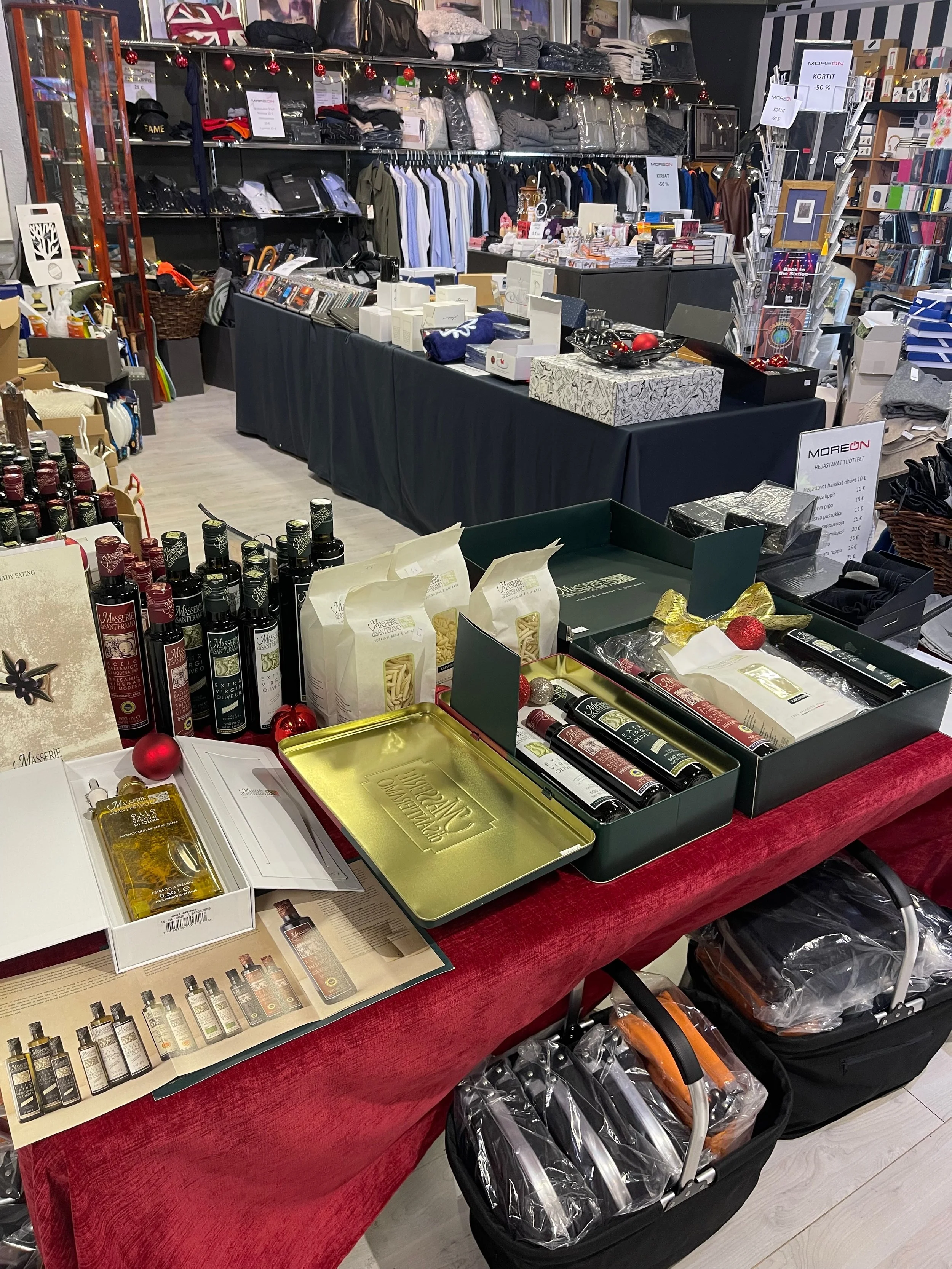 More On myymälä_joulushop_joululahjat_Masserie_2025.jpeg