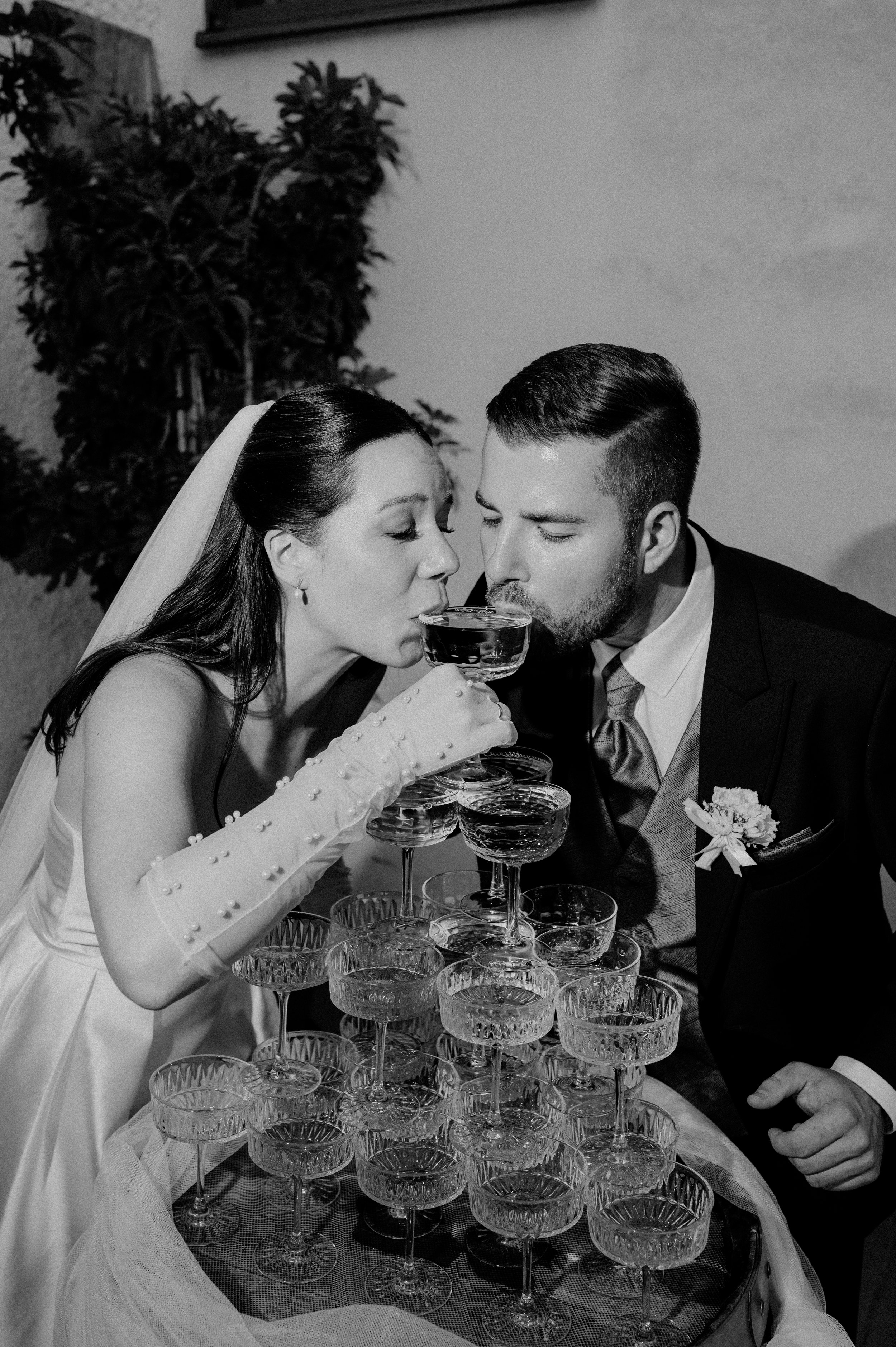 Julia & Philipp: Clean Chic Wedding