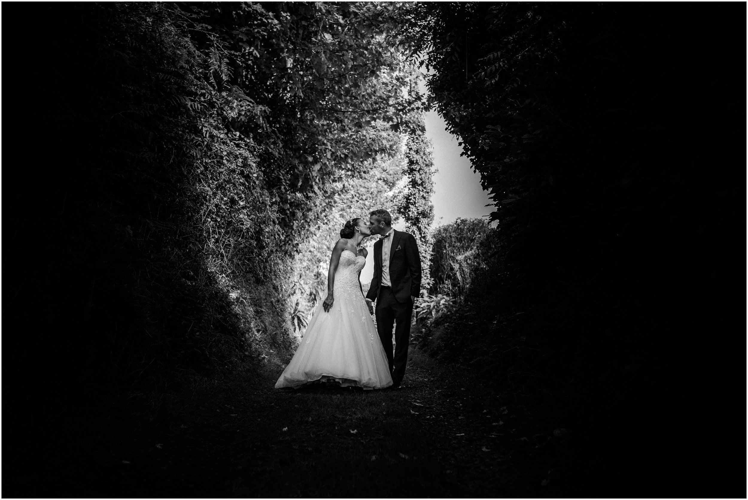 Intimate-Wedding-Photographer-ireland-The-Happy-Pear-10075.jpg