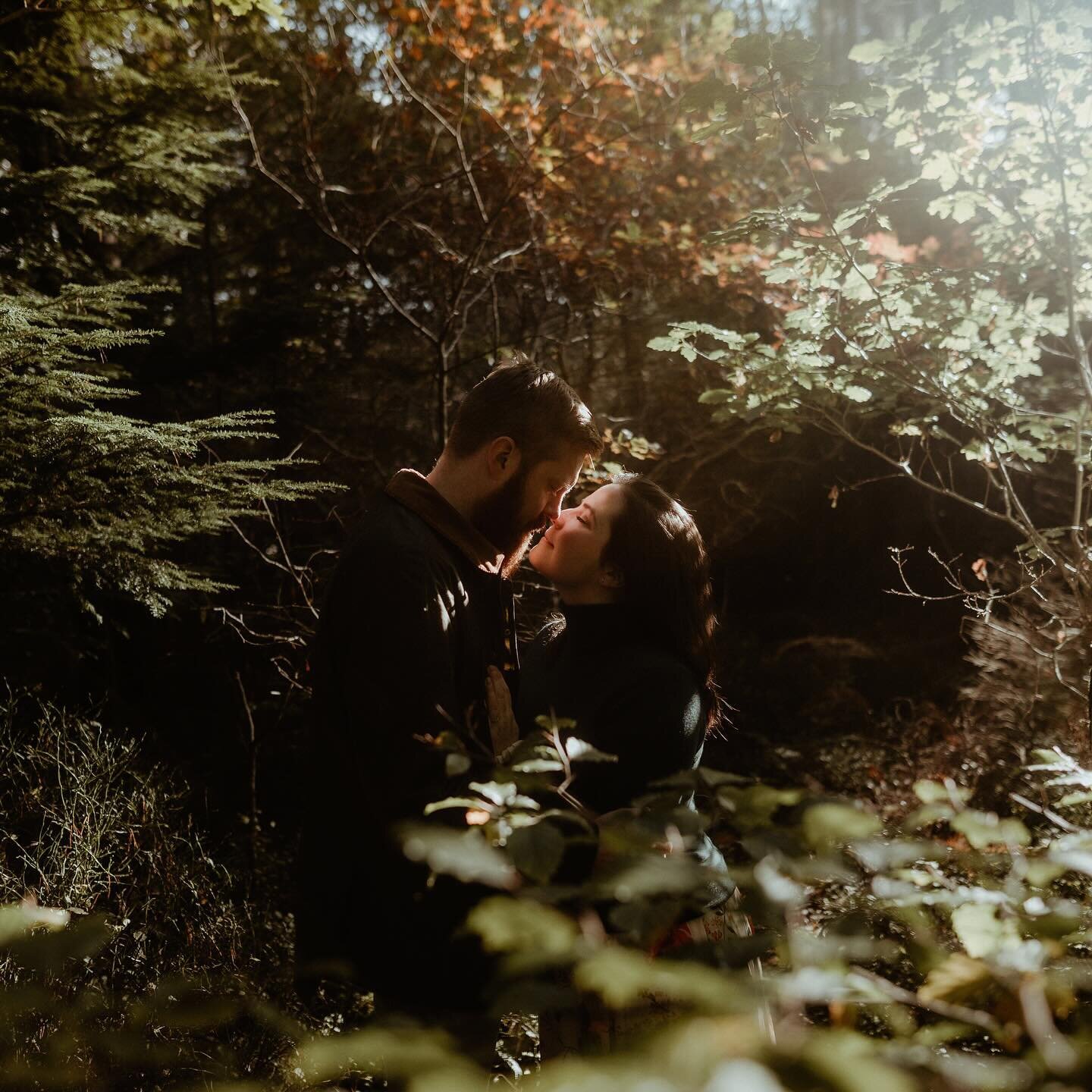 Had an incredible adventure couple shoot with Maria and Philip in Wicklow! Despite the chilly weather, we had a fantastic day exploring the beautiful landscapes. It's moments like these that make you appreciate the magic of nature and love. 
.
.
.
.
