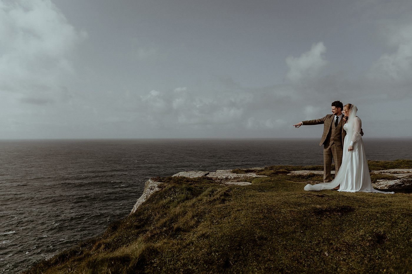 elopement-cliffs-of-moher-intimate-wedding-photography-Vaughans-Head-ireland090.jpg
