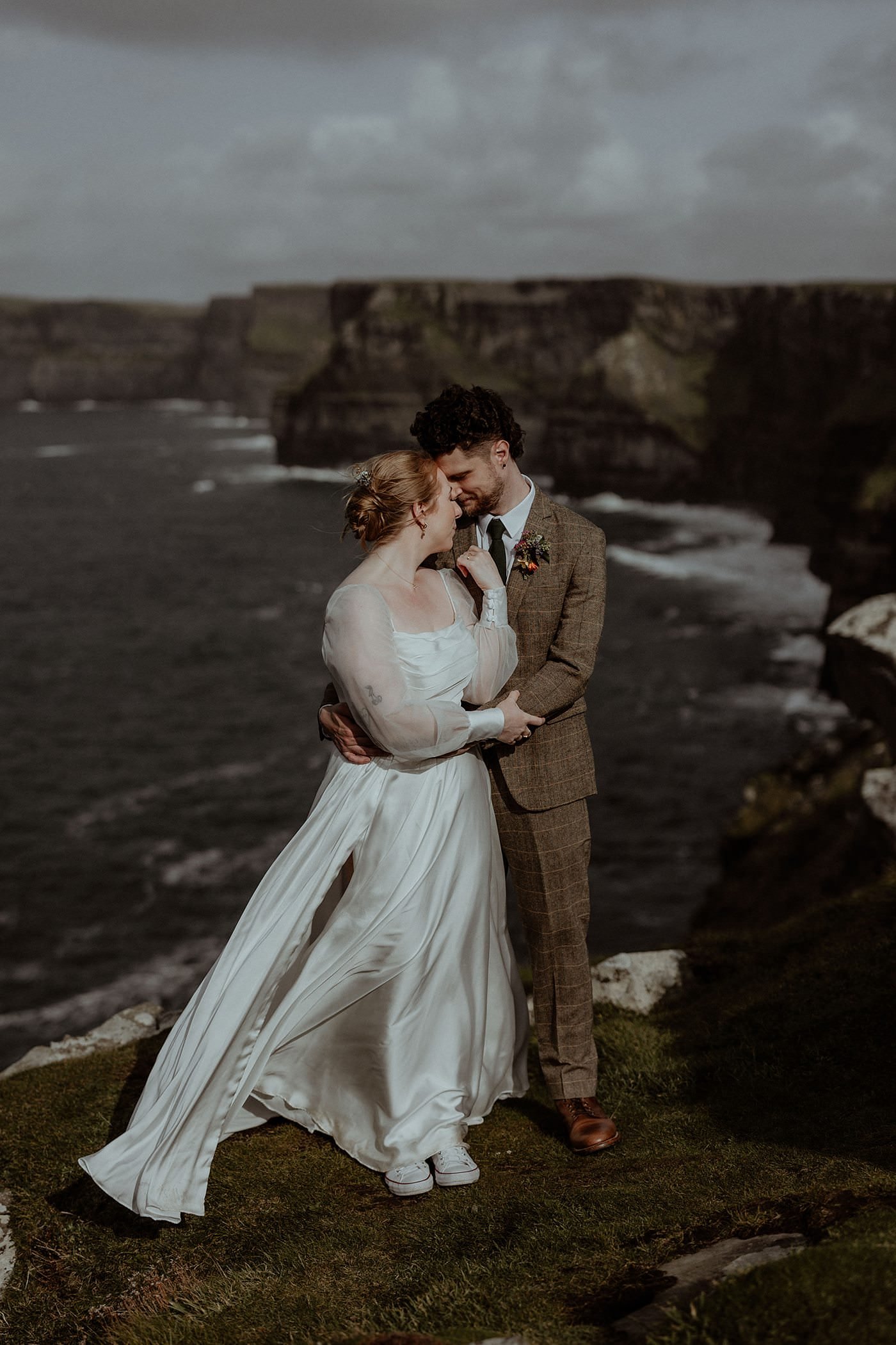 elopement-cliffs-of-moher-intimate-wedding-photography-Vaughans-Head-ireland148.jpg