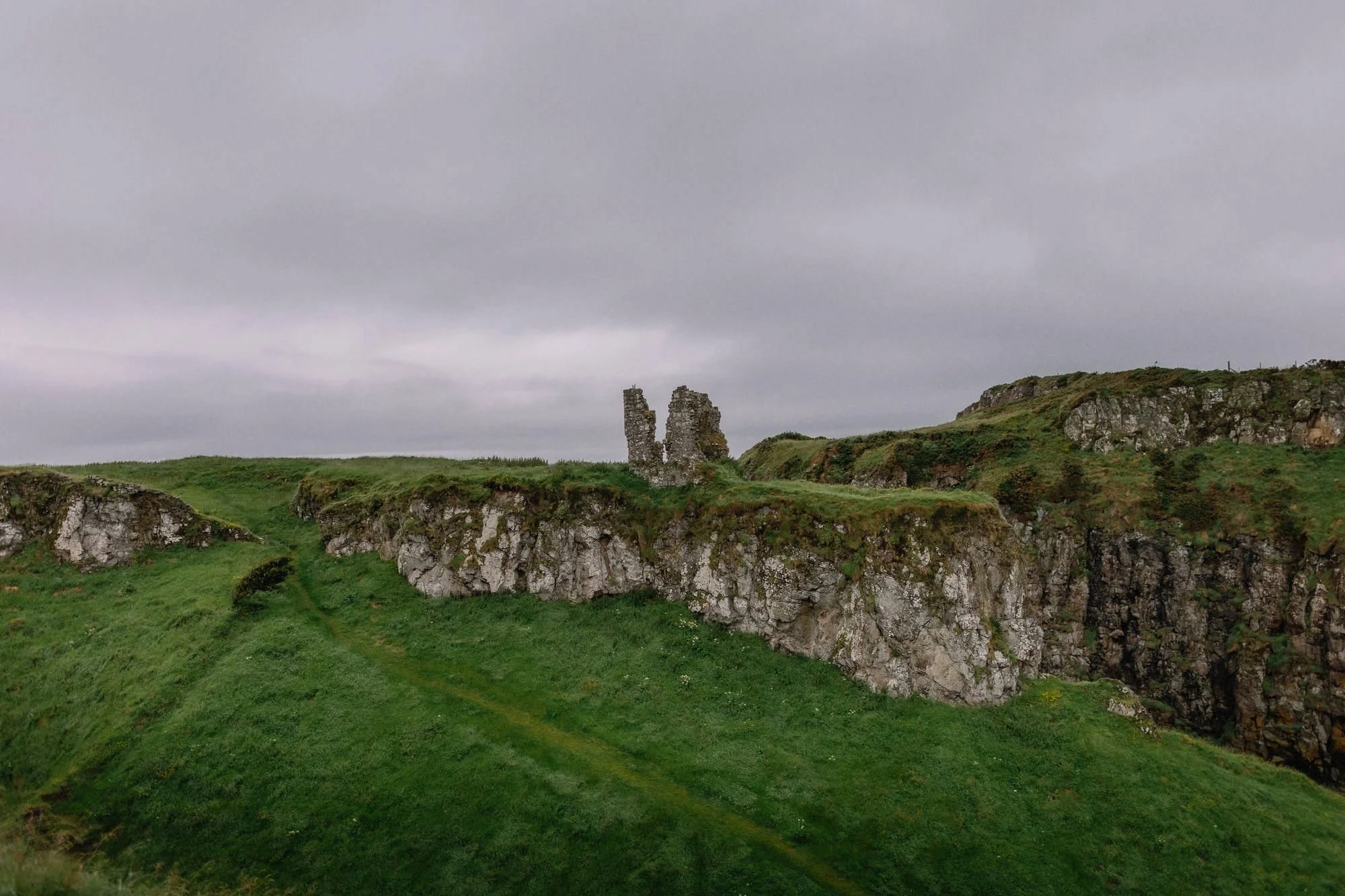 dunseverick-castle-elopement-in-ireland-01.jpg