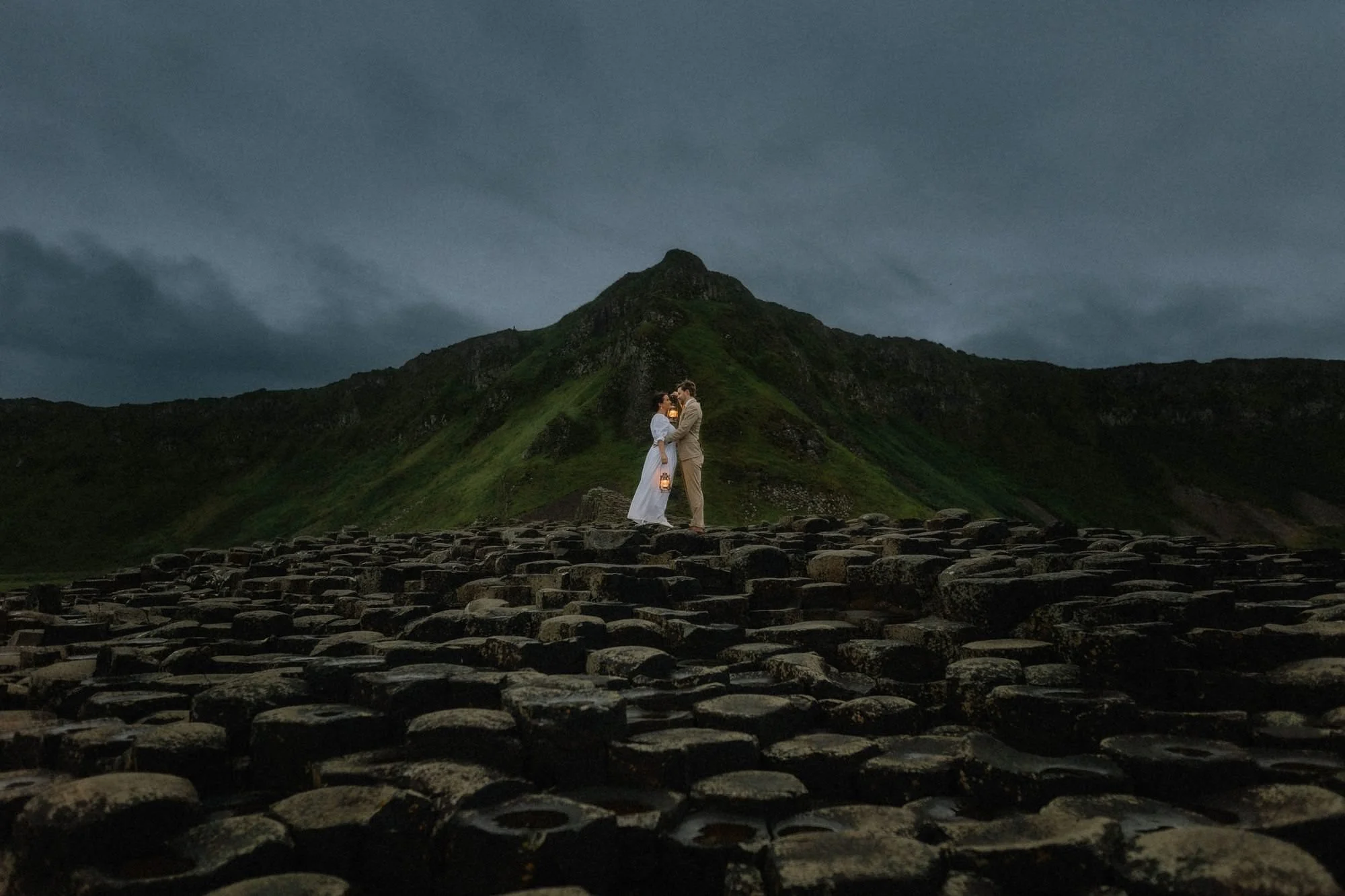 giants-causeway-elopement-in-ireland-65.jpg