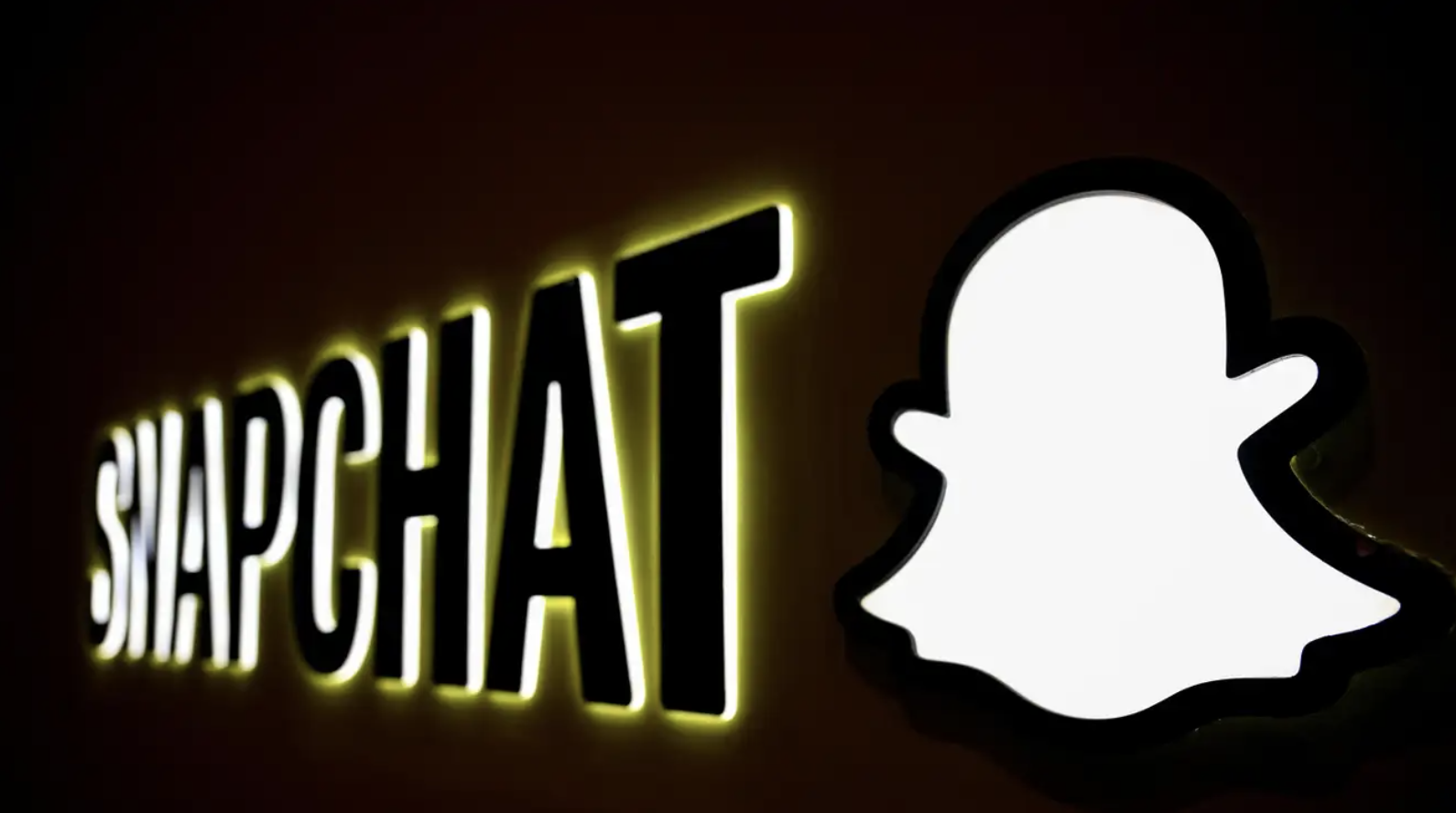 Project Ghostbusters: Facebook Accused of Using Your Phone to Wiretap Snapchat