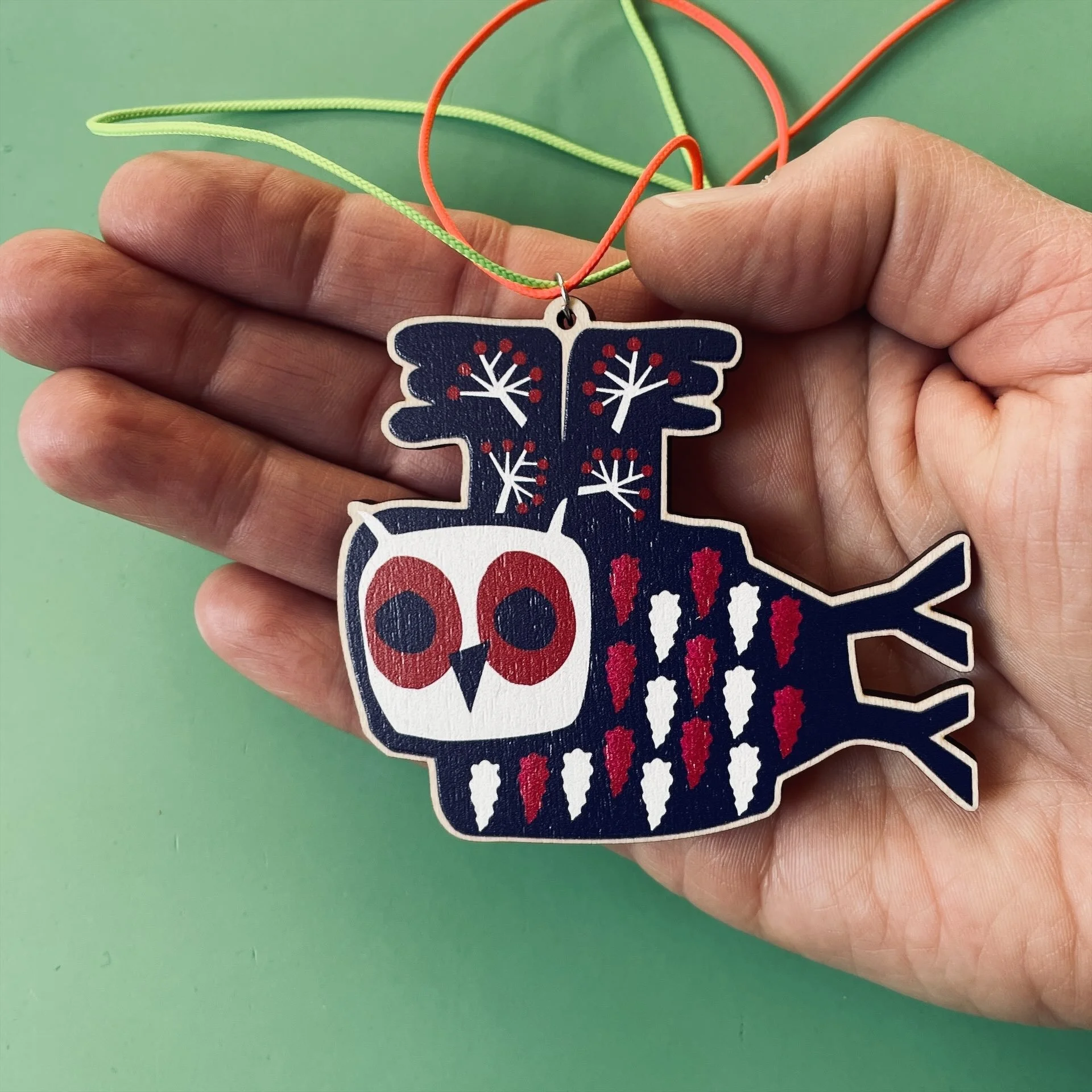 wooden charm, blue owl, Sabeth Elberse studio
