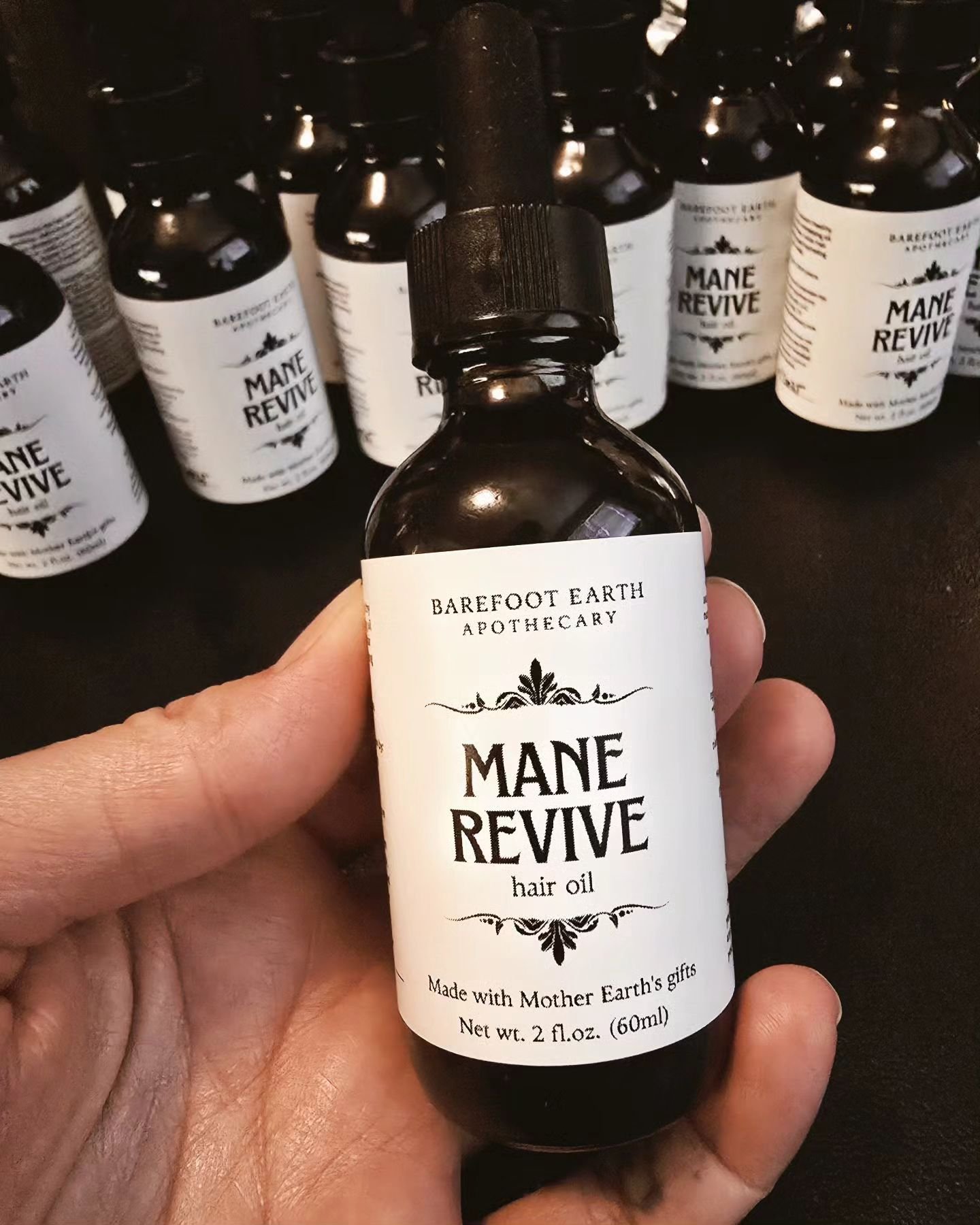 Hey, my herby friends 🌱

I hope y'all are enjoying your weekend!

I took some time today to finish up crafting my Mane Revive hair oil. I know several folks jumped on the waitlist and many more were so excited for this to make it's debut.

I'm so ha