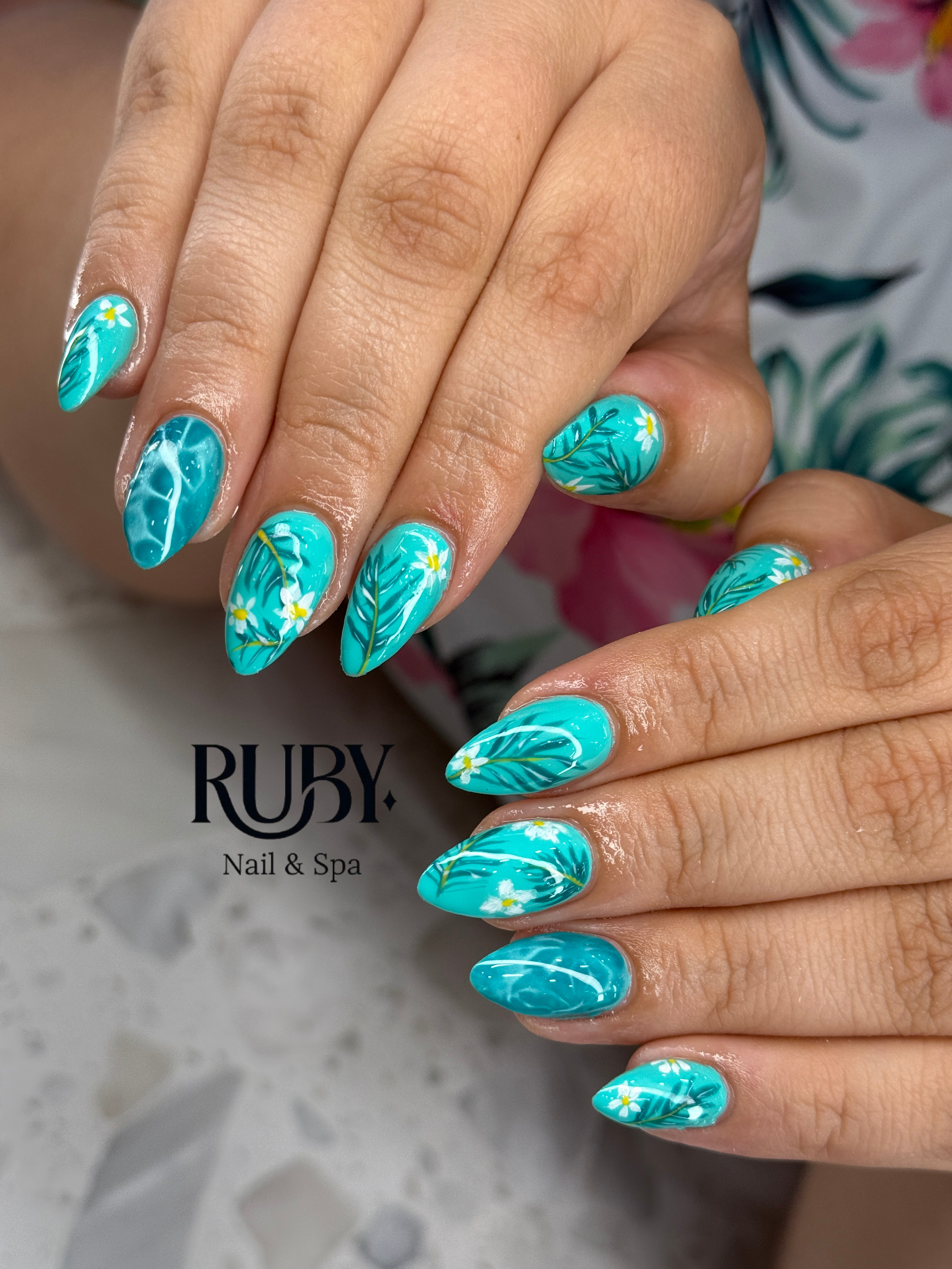 summer-nail-artist-design