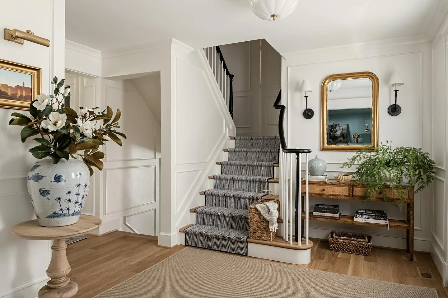 A custom herringbone stair runner that brings texture and quiet sophistication to this entry. The subtle pattern adds movement while keeping the palette calm and timeless.

Design: @blacksaltinteriordesign 
Photography: @peakvisualsus