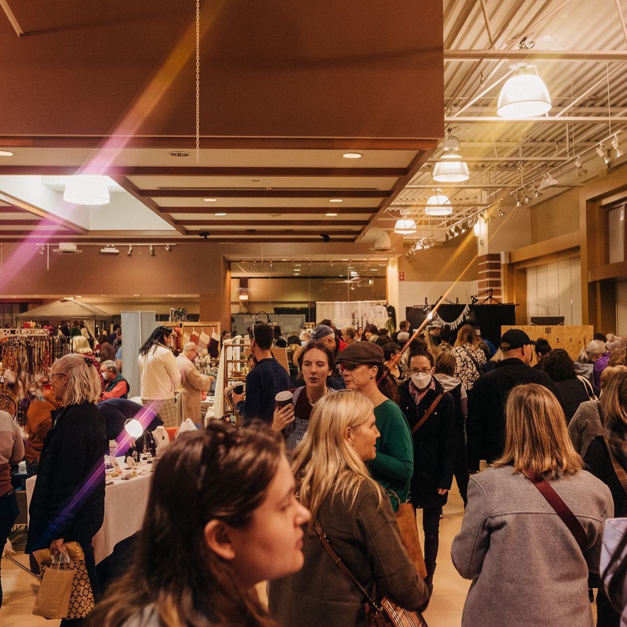 Makers, do you love connecting with passionate lovers of handmade goodies?! Yeah, us too. 🙌🏼

Applications close tomorrow for our Spring Handmade Market, so head to the link in bio to apply! 

#makersnorth #timmins #sudbury #ottawa #torontomakers #