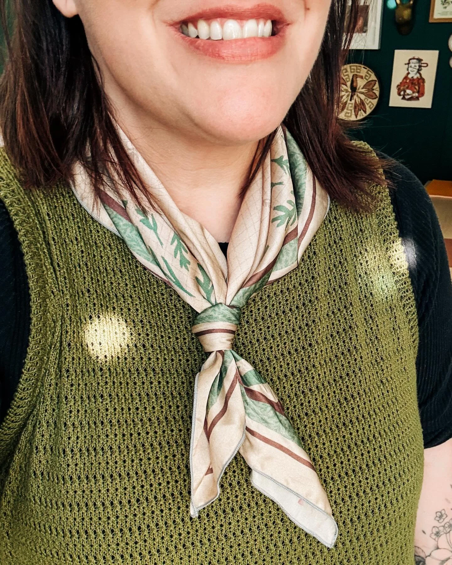 Local goodies in my studio that just make sense! 🤌🏼

1. Gorgeous scarf from @twigandspark 
2. Ontario Backyard Birds print from @heirloomisland 
3. Cutest little mouse print &amp; goose prints from @humblewolfstudios 
4. Badass collage by @sydneyro