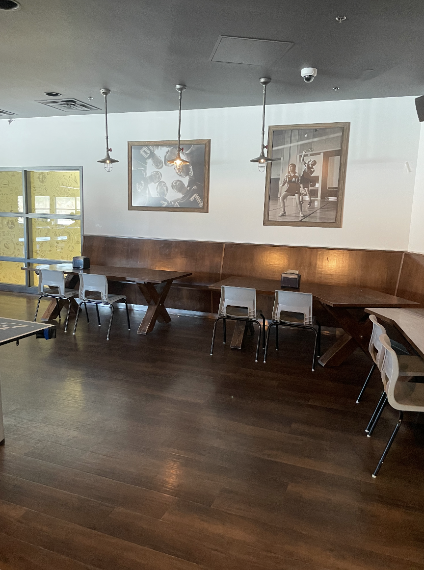 Pub - bench seating + tables