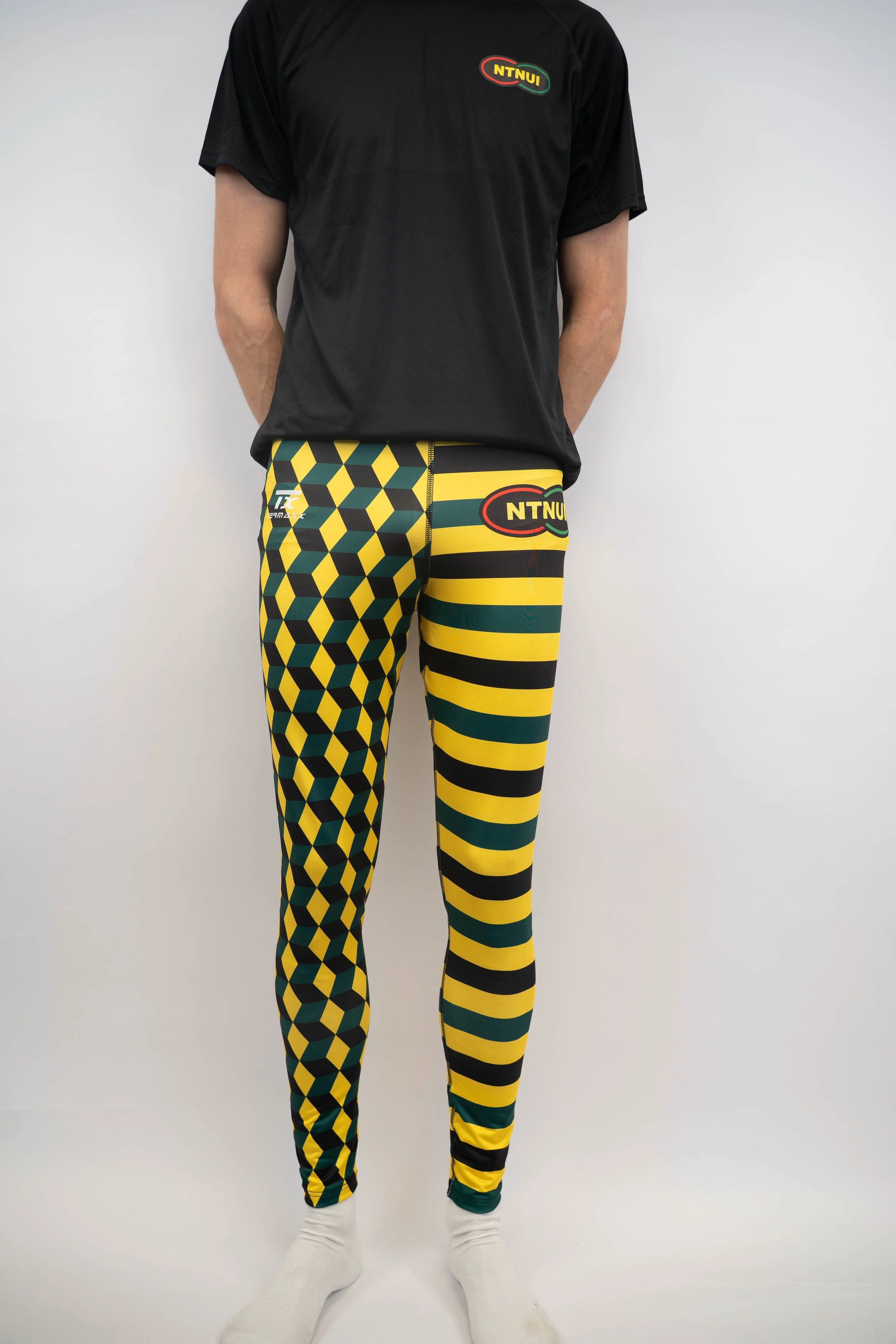 2025-11-16_Hans Kvam_Merch-101.jpg