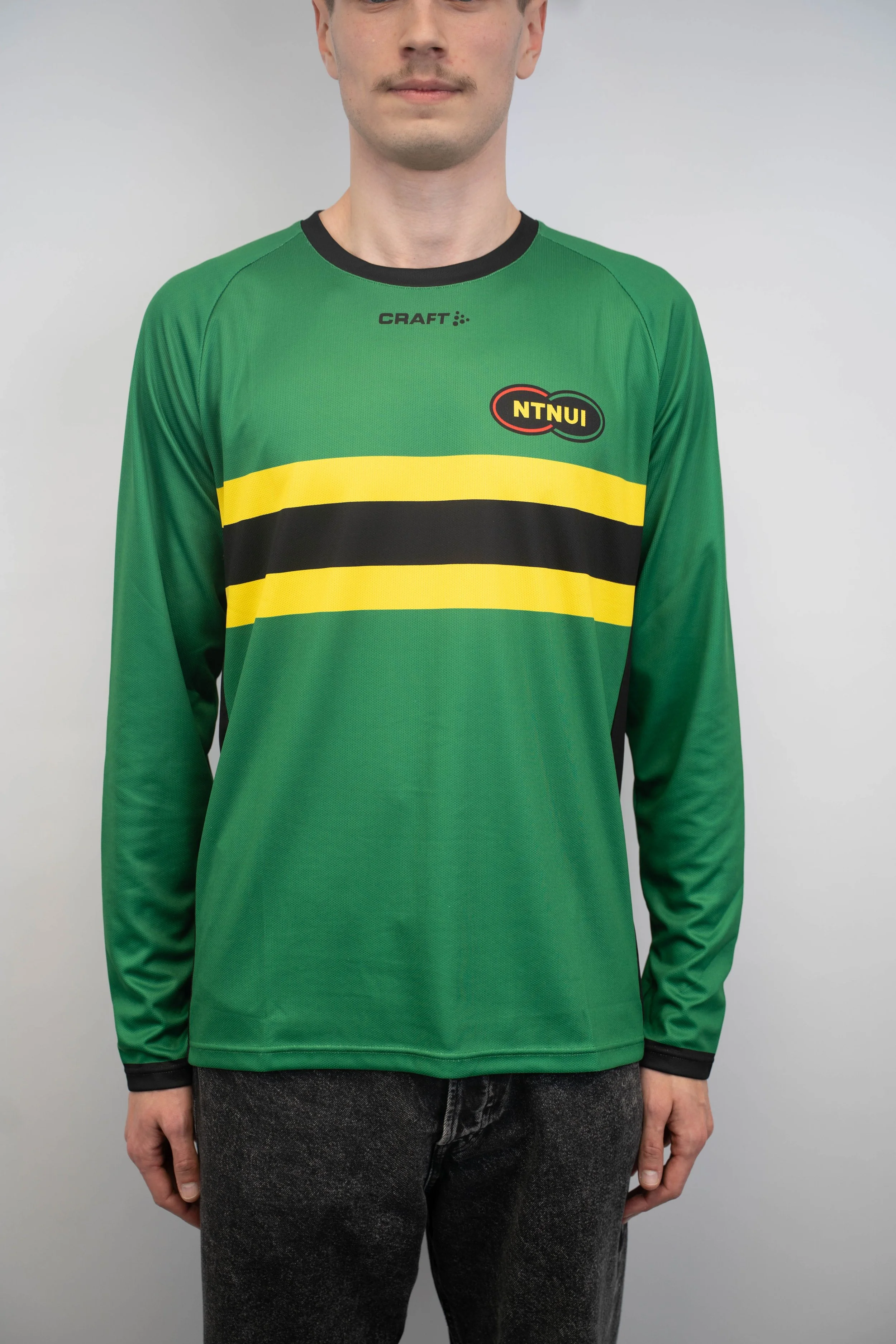 2025-11-16_Hans Kvam_Merch-70.jpg