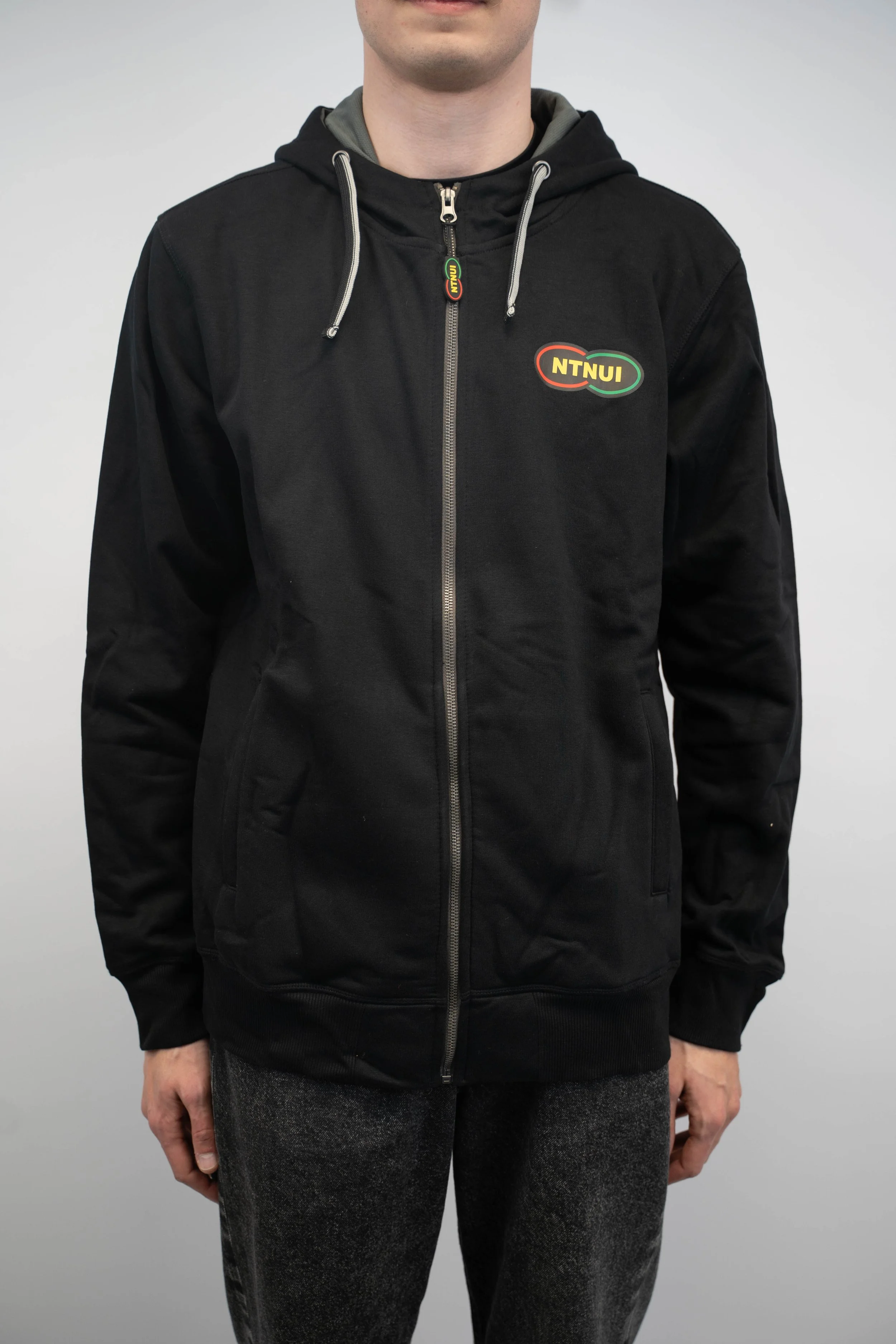 2025-11-16_Hans Kvam_Merch-114.jpg